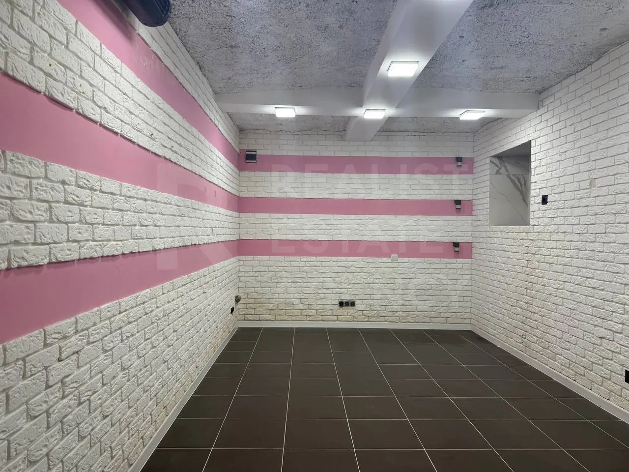 Spațiu comercial, 202 m² — Imagine 1