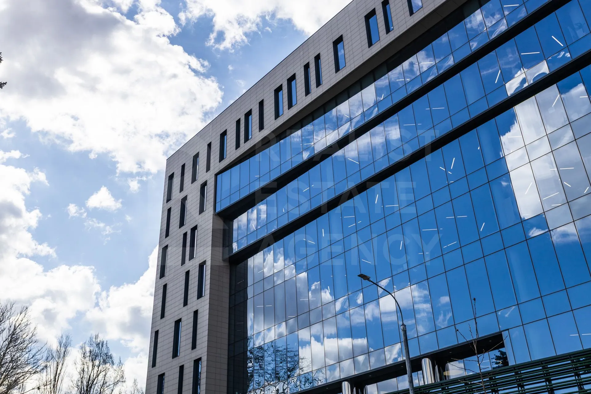 Birou, 710 m² — Imagine 1
