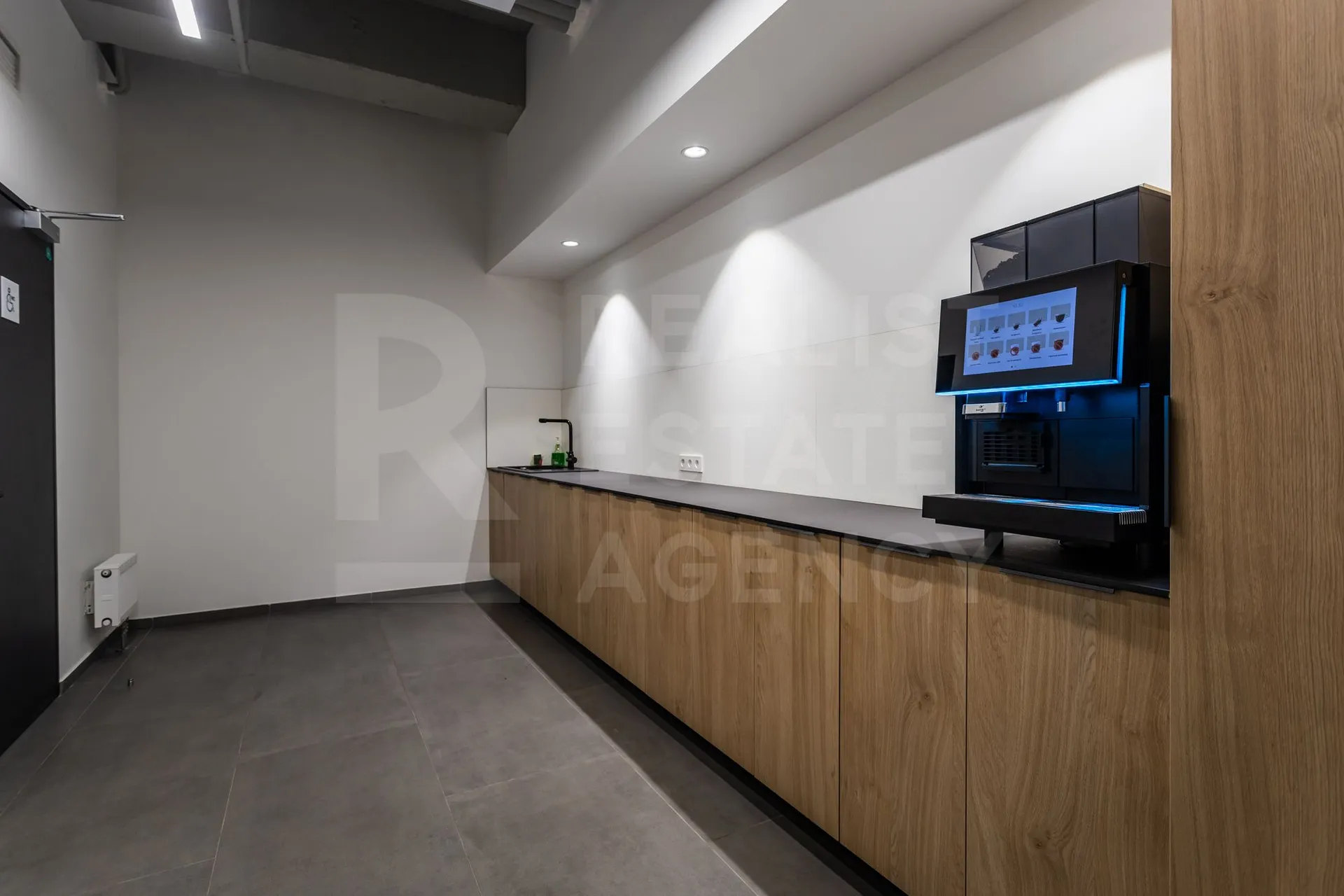 1-bedroom office, 710 m² — Image 2