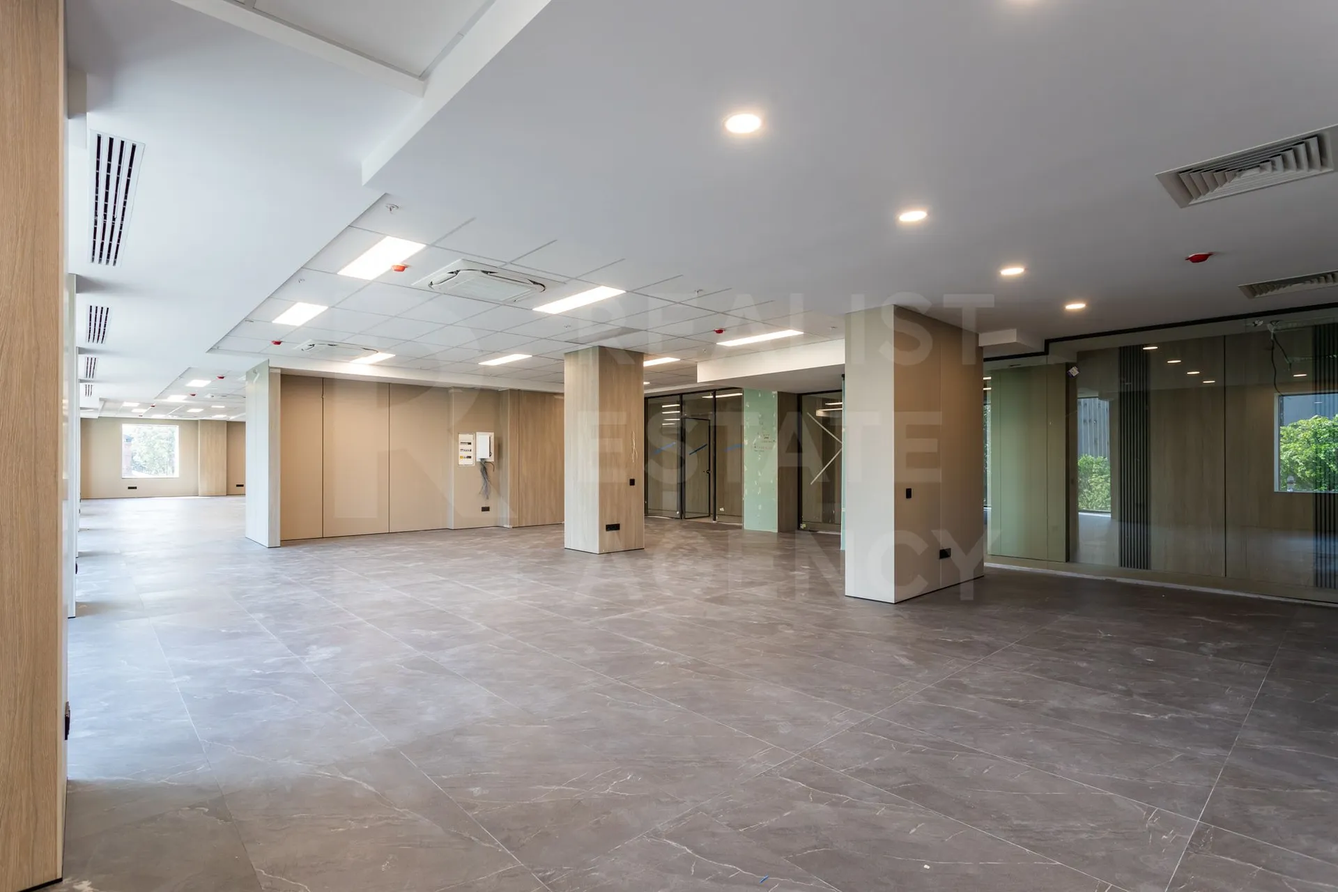 1-bedroom office, 120 m² — Image 2