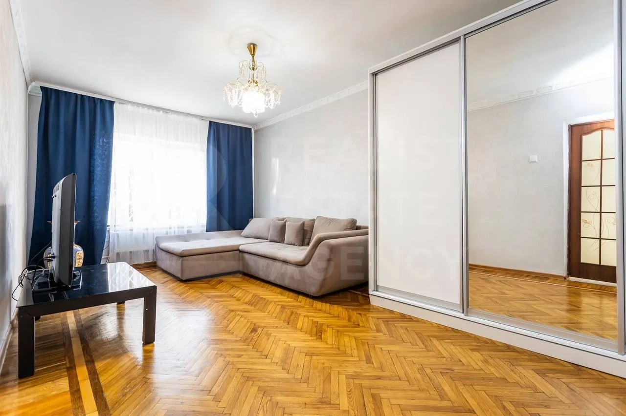2-этажный дом, 3 комнаты, 180 м² — Изображение 3