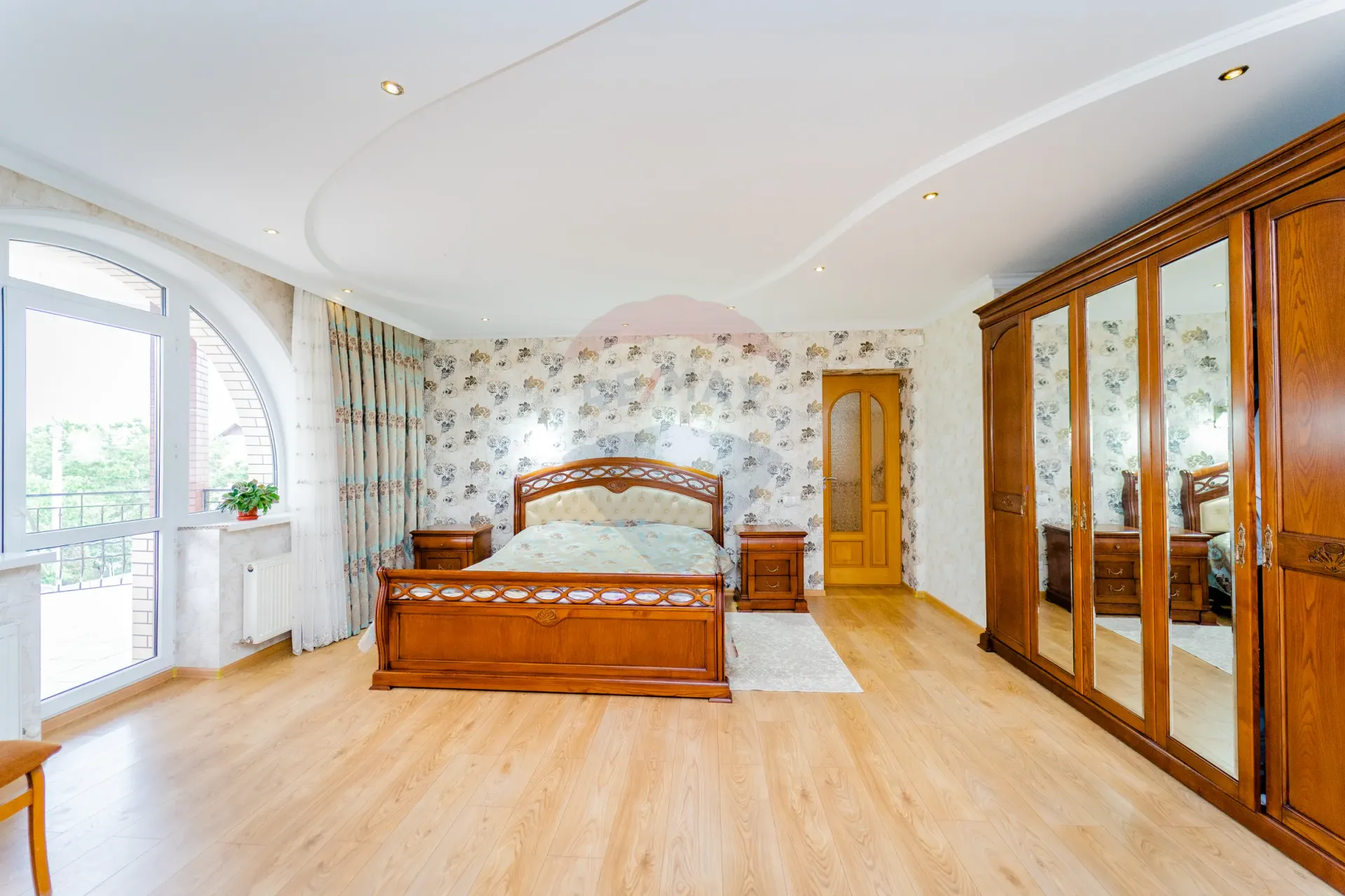 3-floor house, 270 m² — Image 3