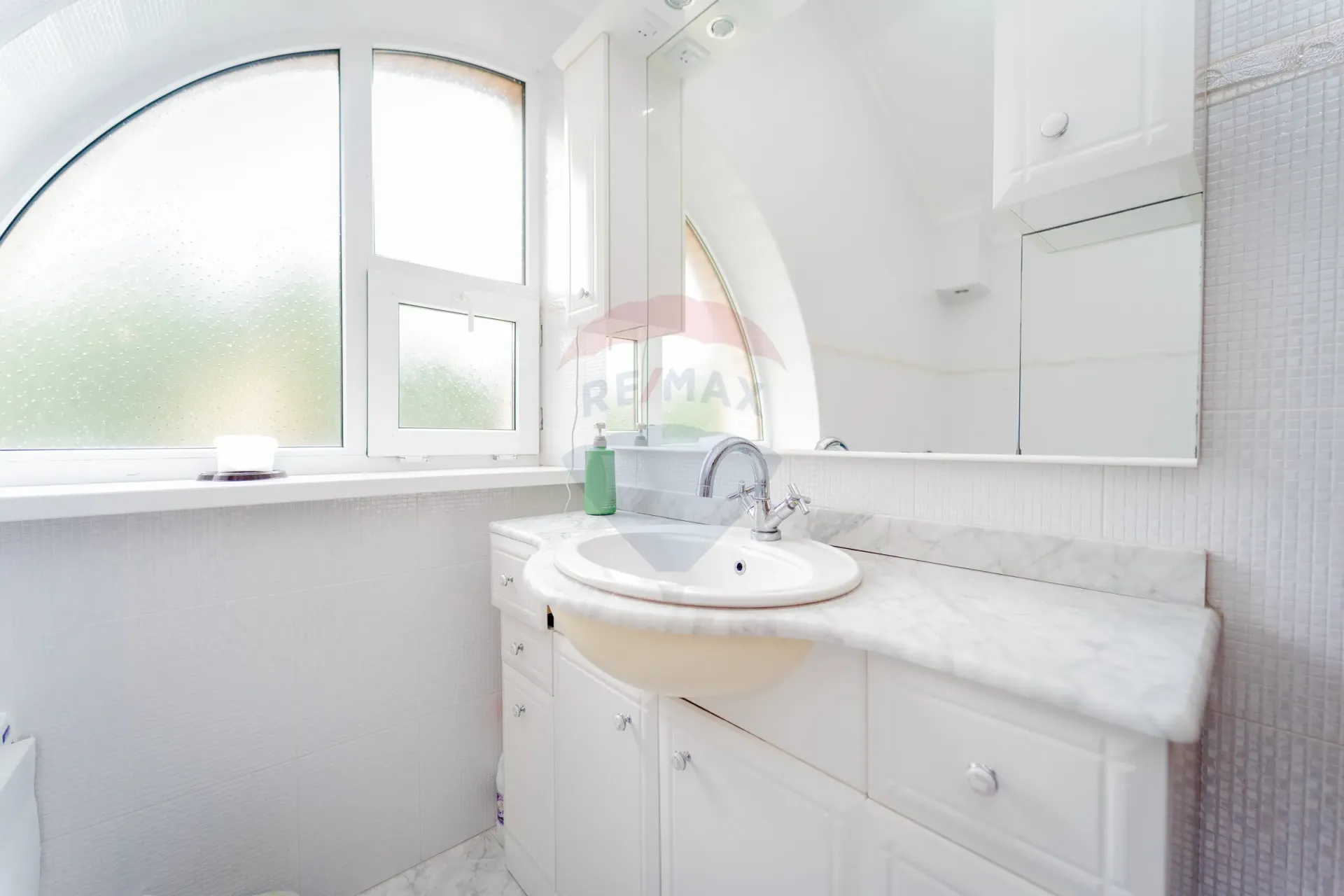 3-floor house, 270 m² — Image 4