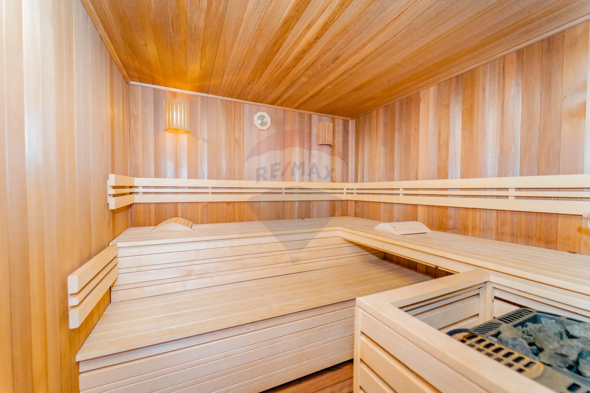 3-floor house, 270 m² — Image 12