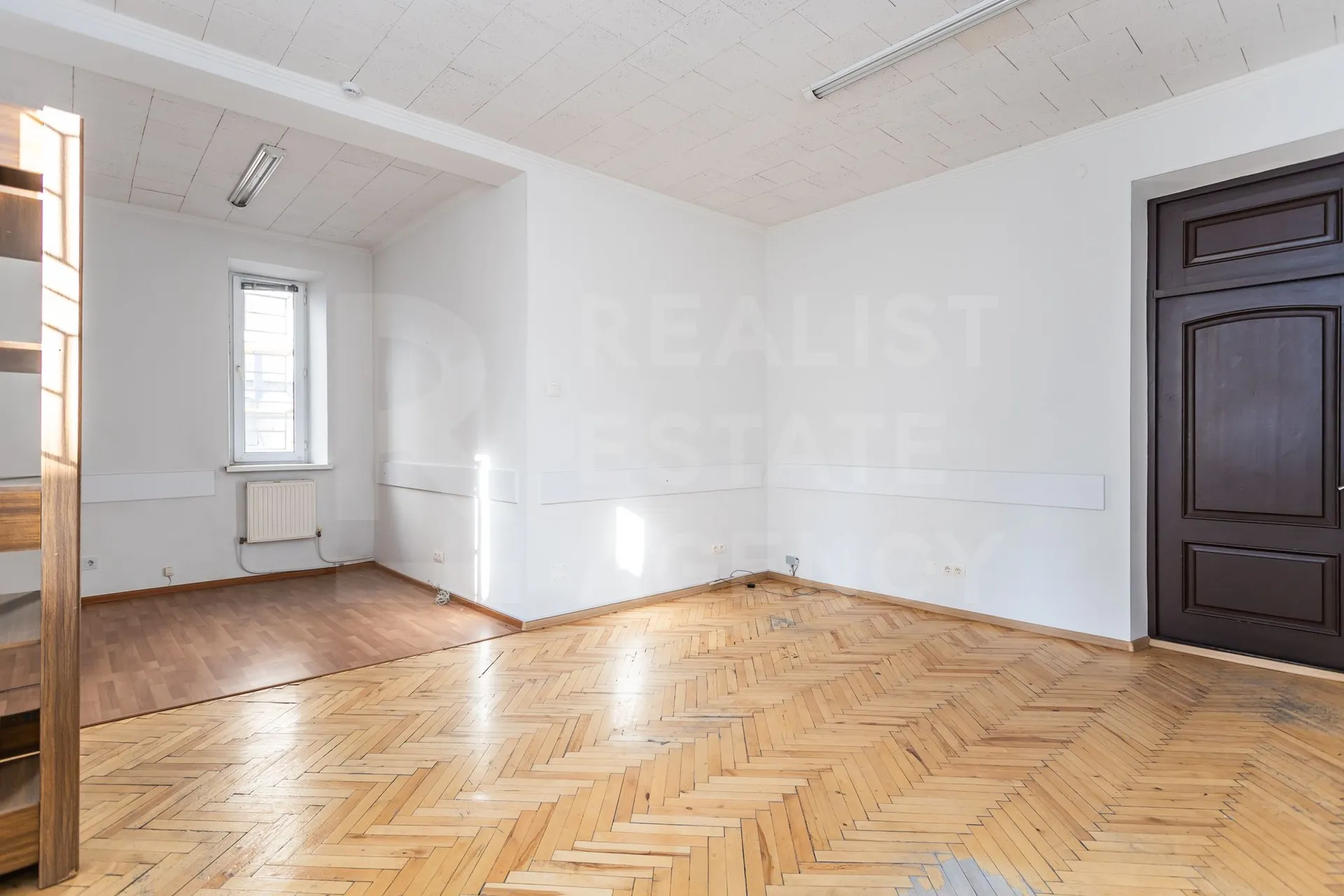 Spațiu comercial, 1 380 m² — Imagine 1