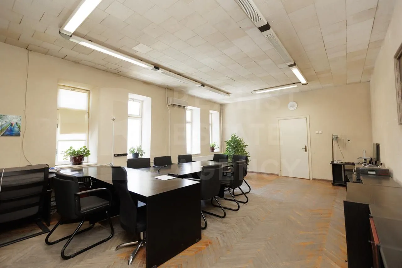 Spațiu comercial, 1 380 m² — Imagine 4