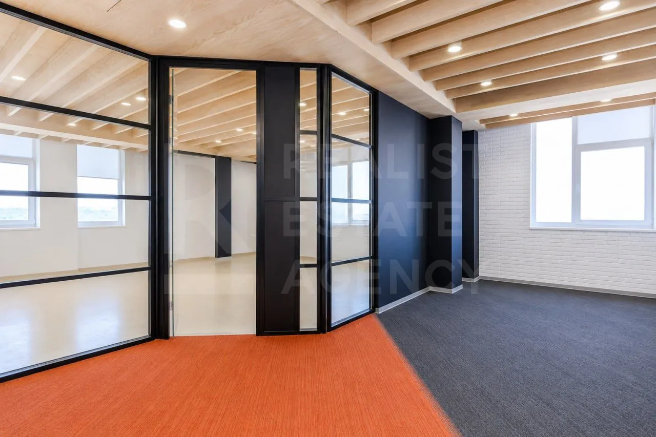 12-комнатный офис, 608.9 м² — Изображение 1