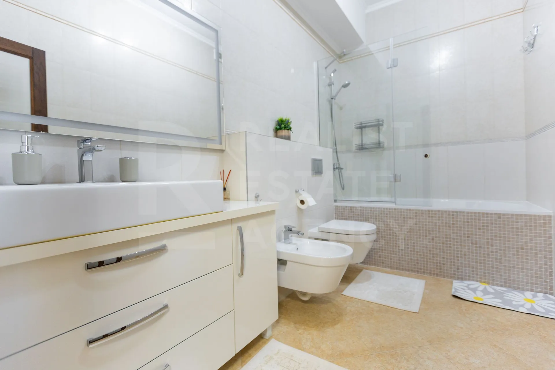 3-bedroom apartment, 130 m² — Image 4