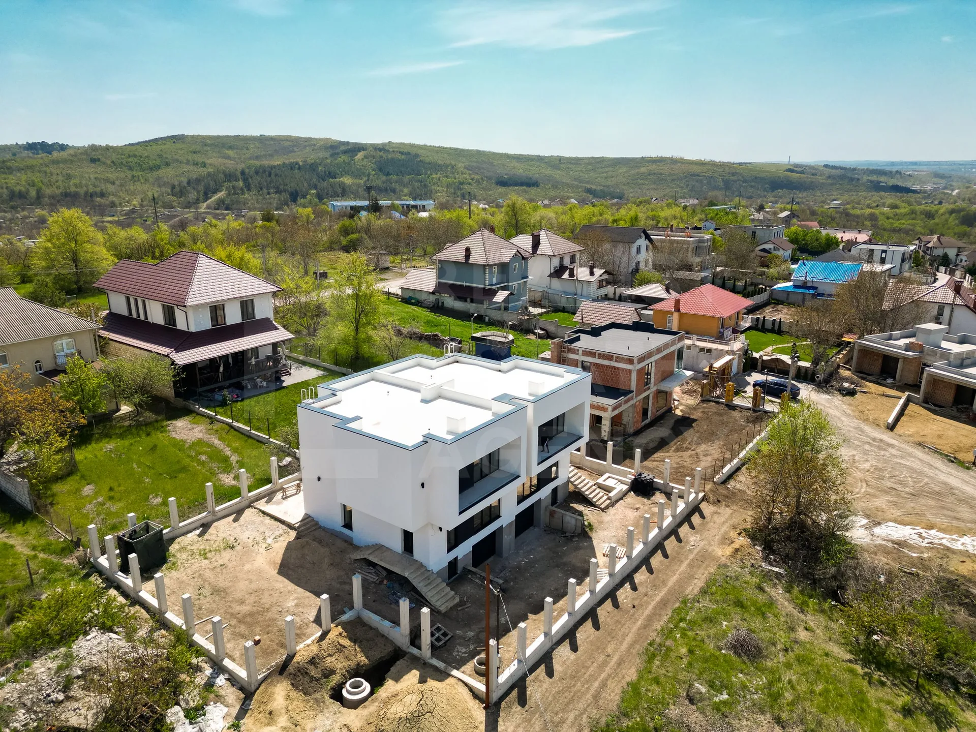 2-этажный дом, 3 комнаты, 190 м² — Изображение 1