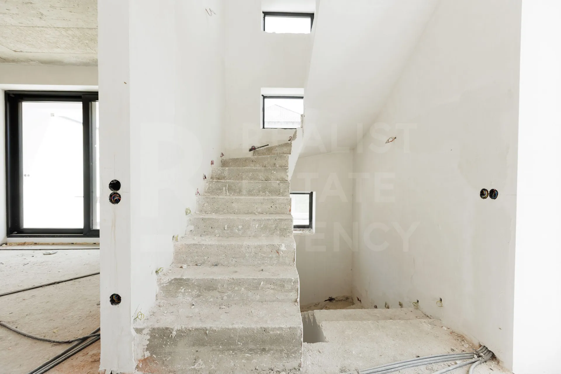 2-этажный дом, 3 комнаты, 190 м² — Изображение 3