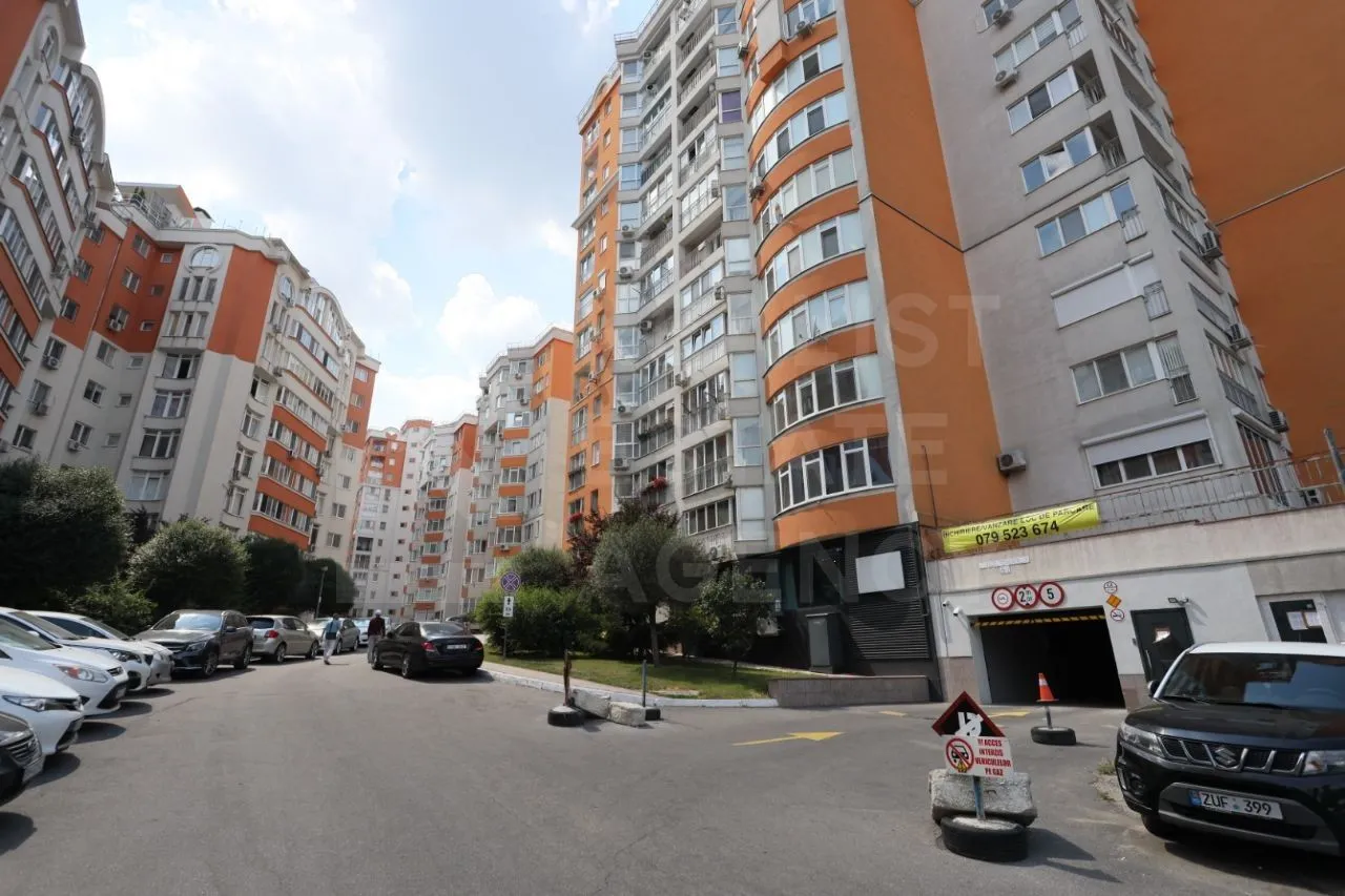 Trade space, 65 m² — Image 1