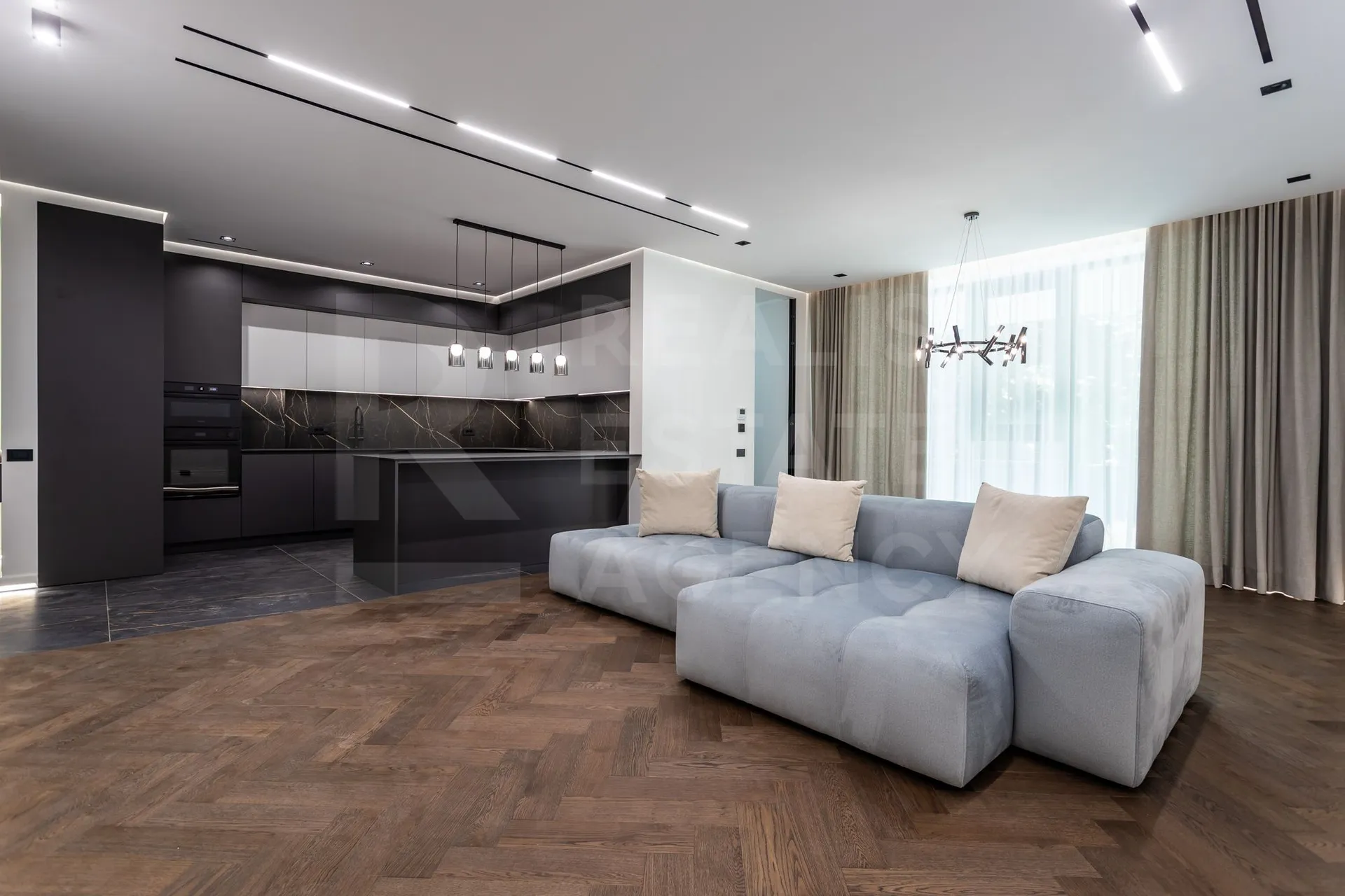 4-комнатная квартира, 143 м² — Изображение 1