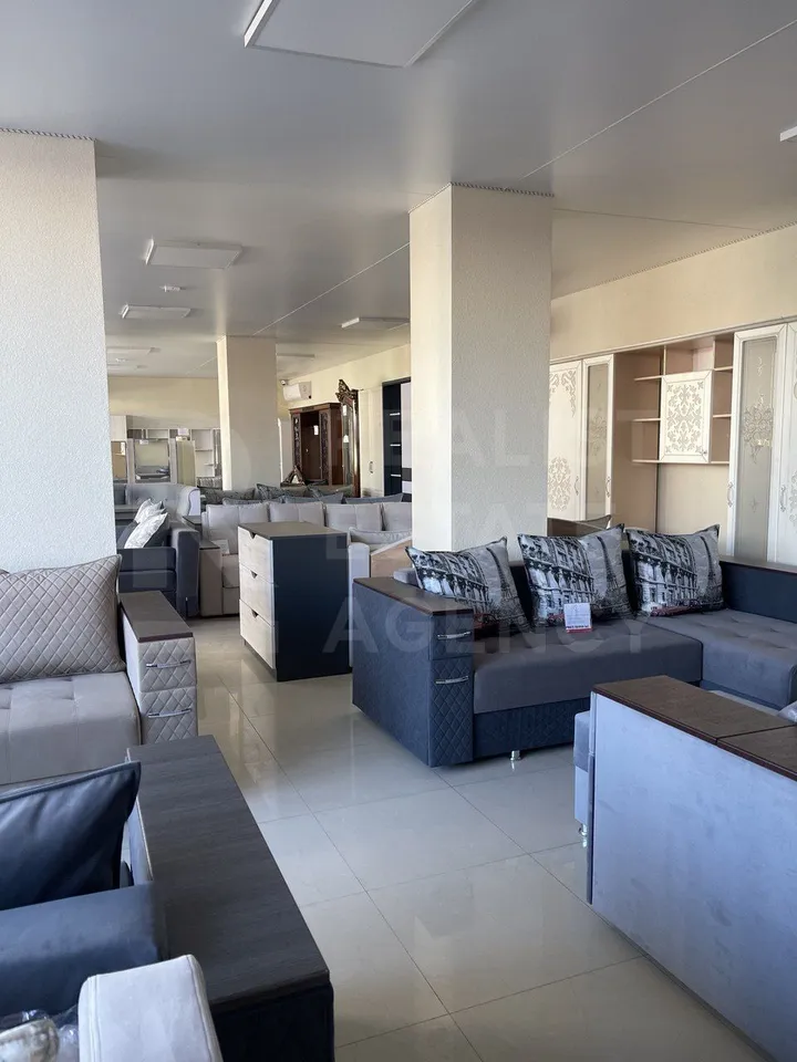 Spațiu comercial, 600 m² — Imagine 1