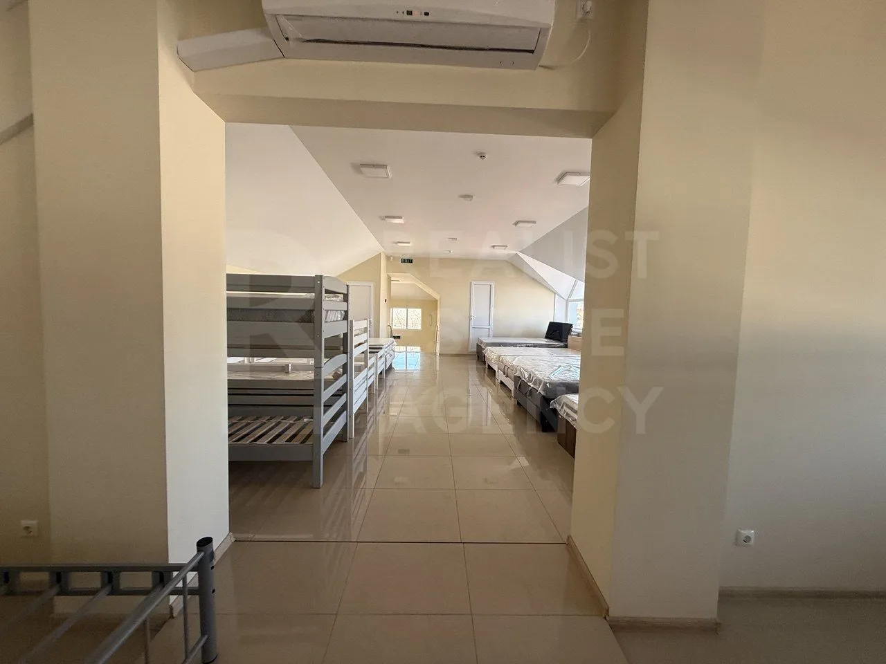 Spațiu comercial, 600 m² — Imagine 3