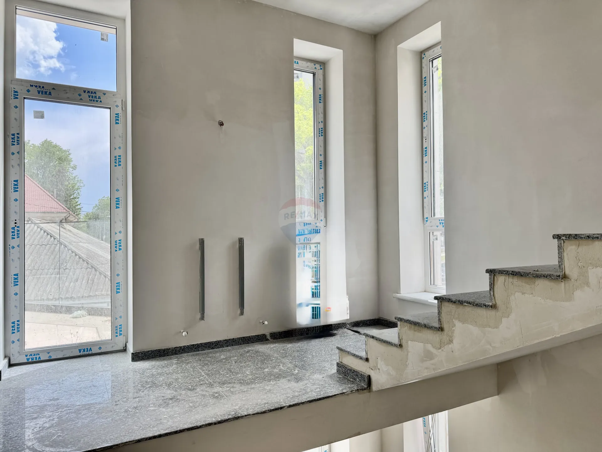 1-bedroom office, 552 m² — Image 1