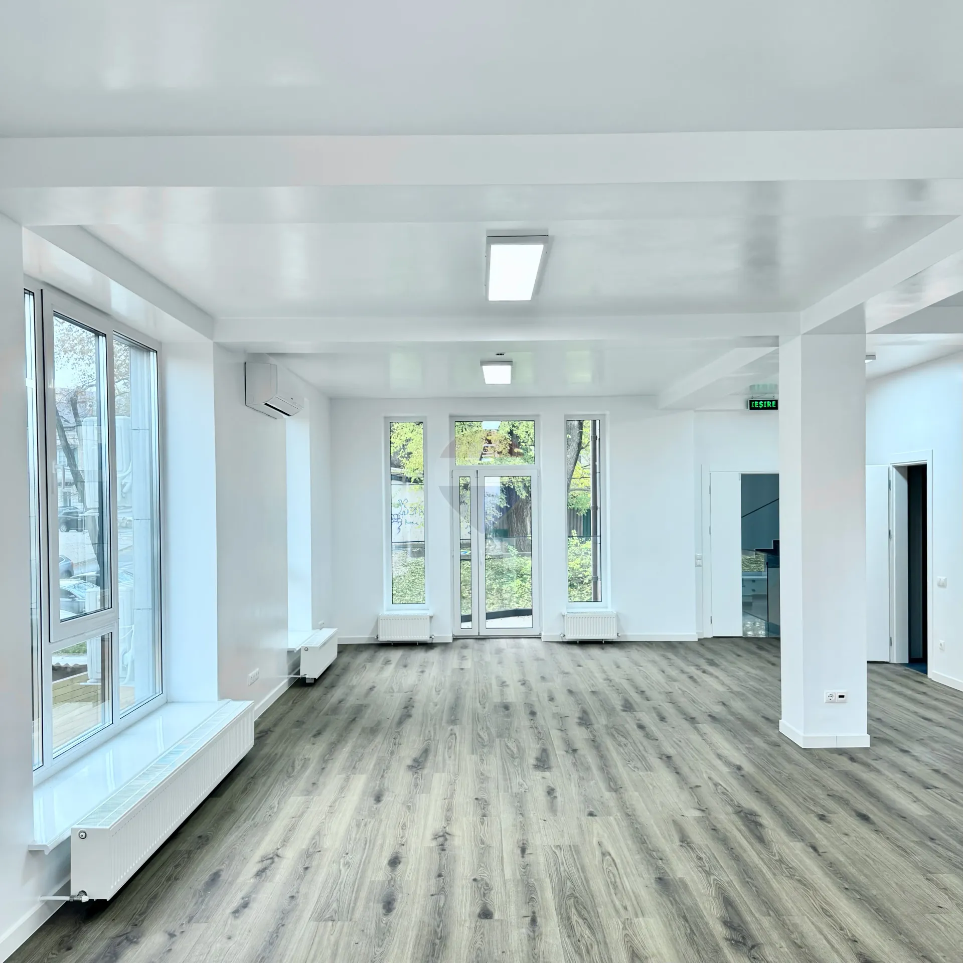 Ready business, 552 m² — Image 1