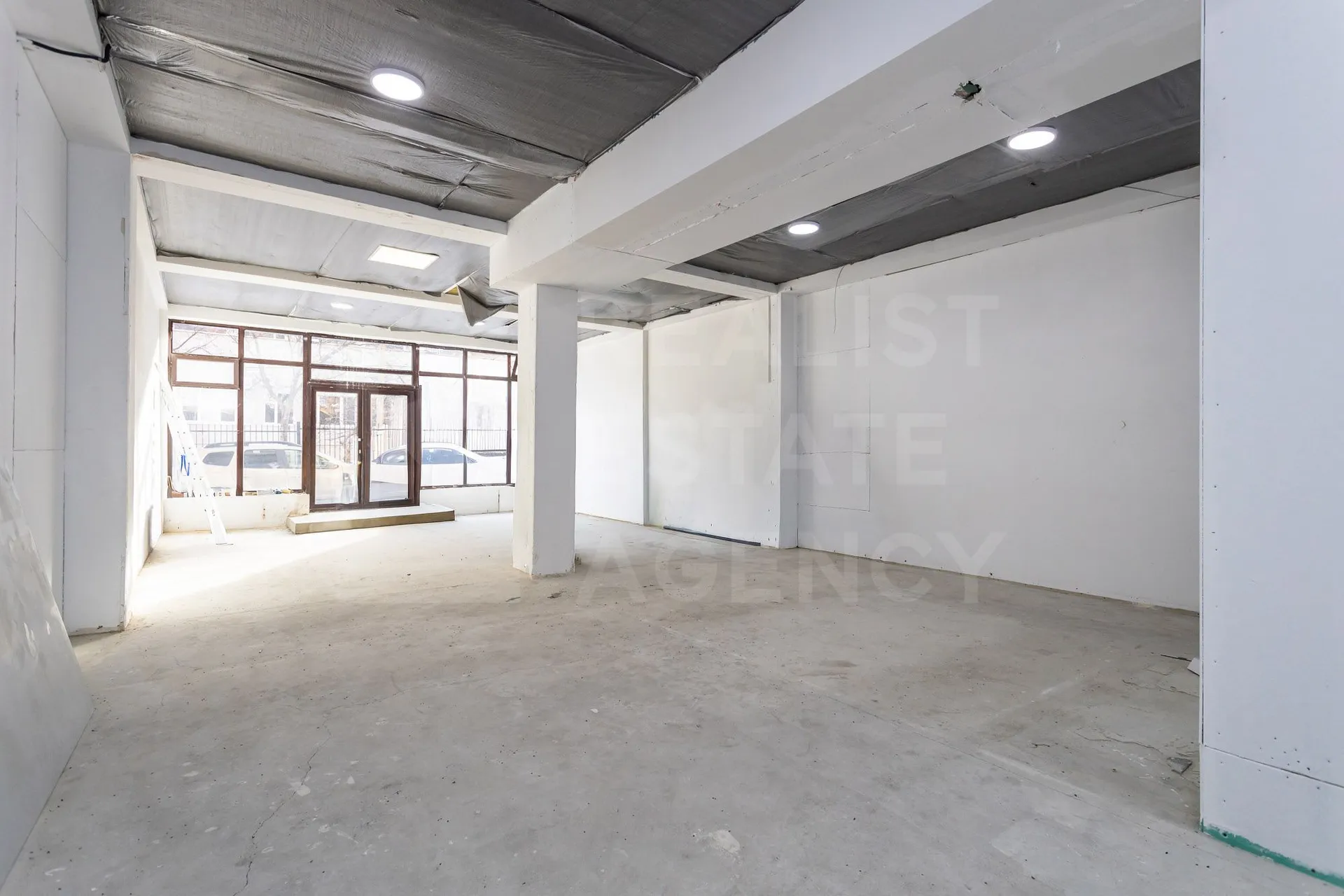 Spațiu comercial, 310 m² — Imagine 4