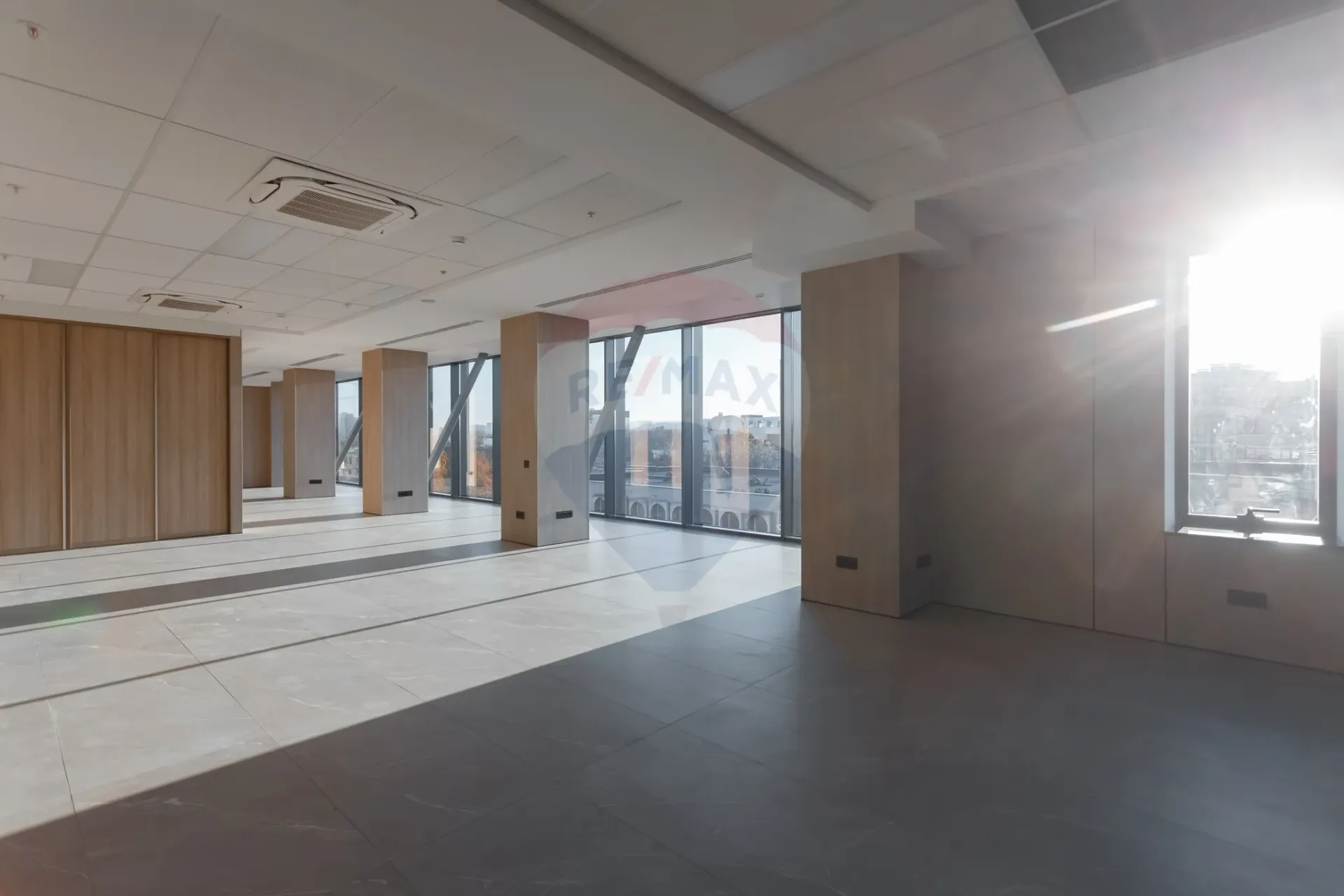 1-bedroom office, 15 000 m² — Image 16