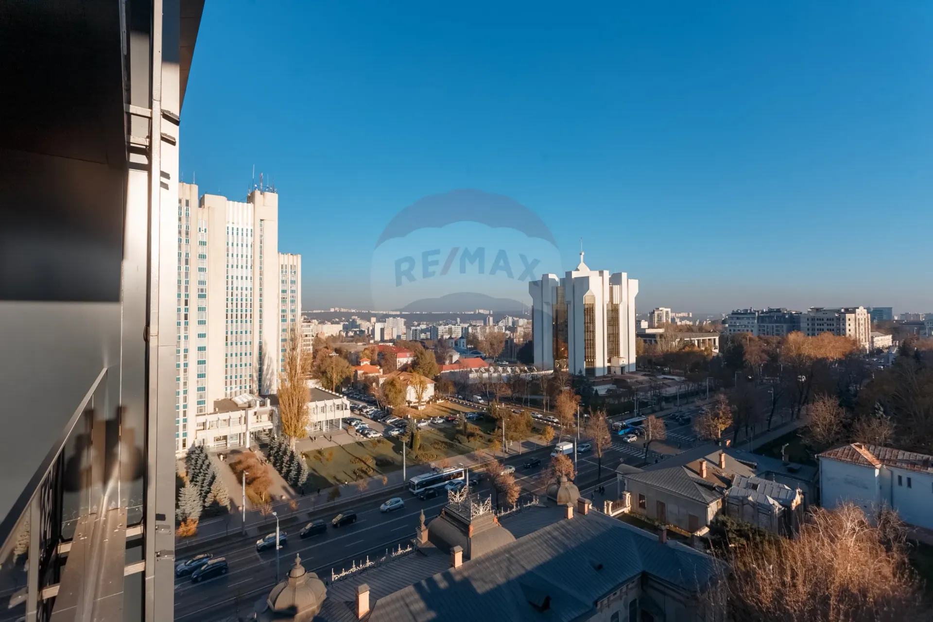 1-bedroom office, 15 000 m² — Image 6