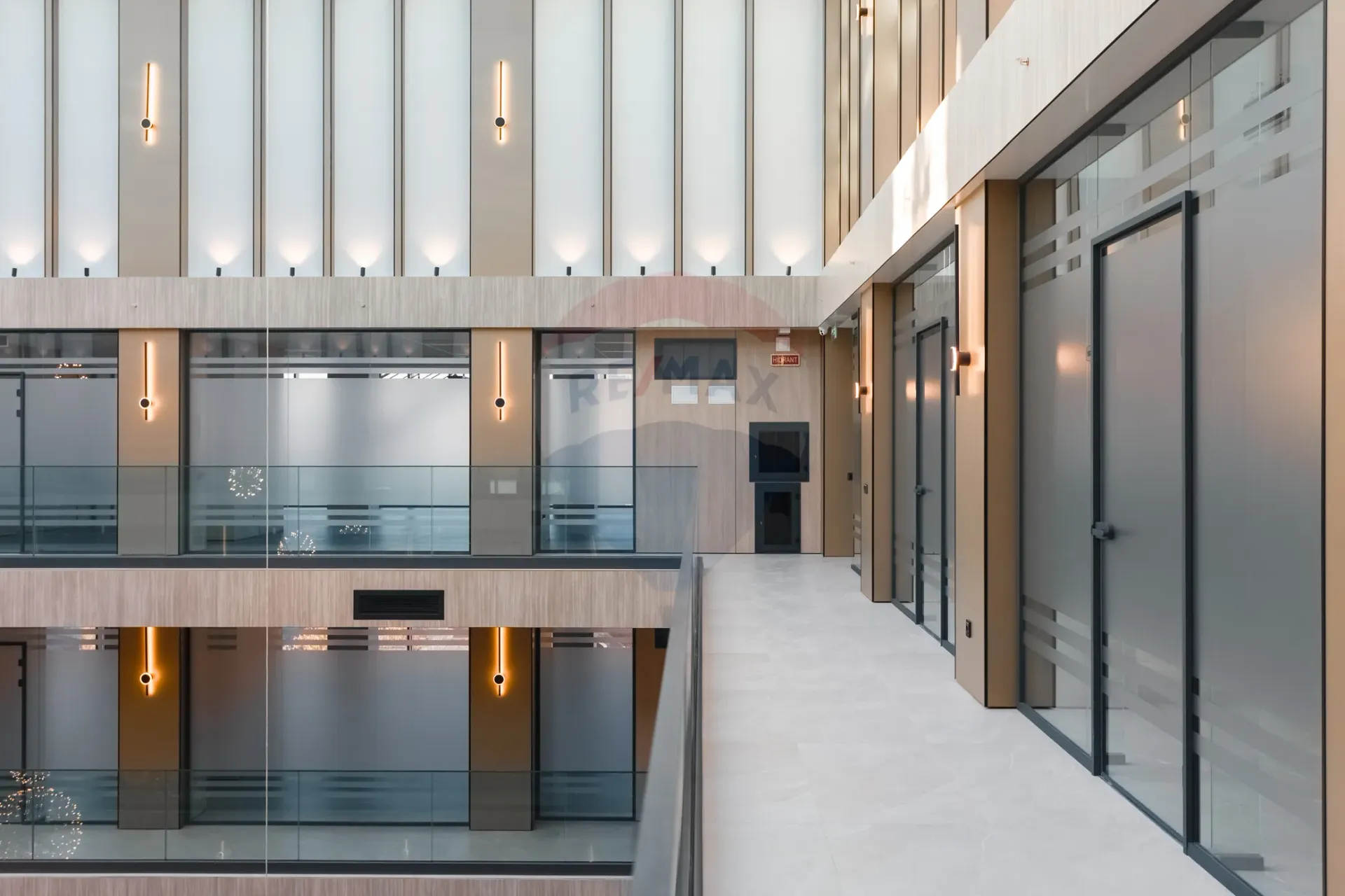 1-bedroom office, 15 000 m² — Image 5