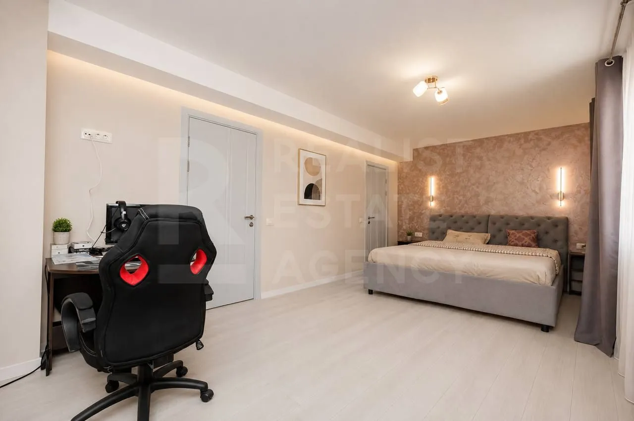 2-этажный дом, 4 комнаты, 260 м² — Изображение 4