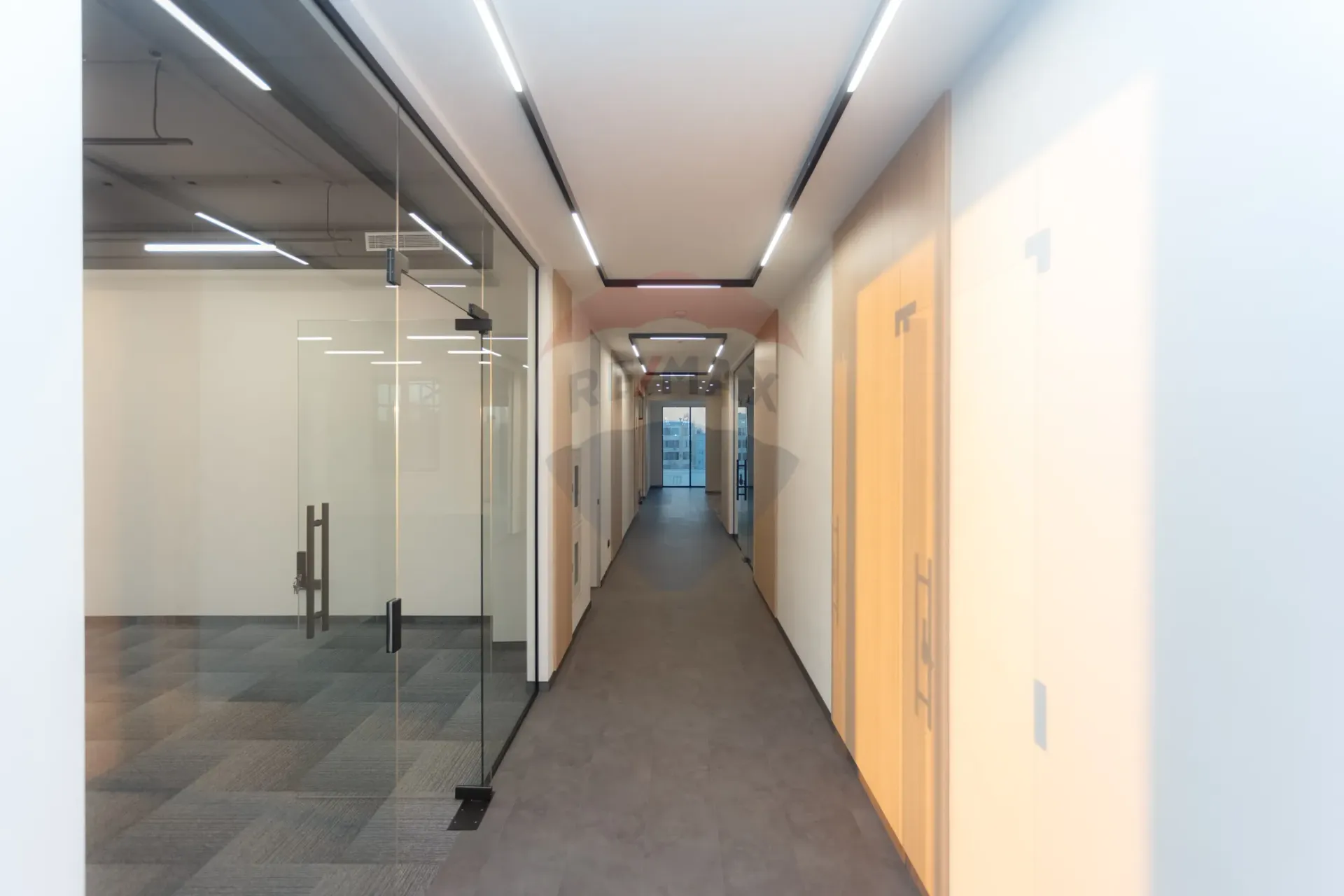 1-bedroom office, 100 m² — Image 16