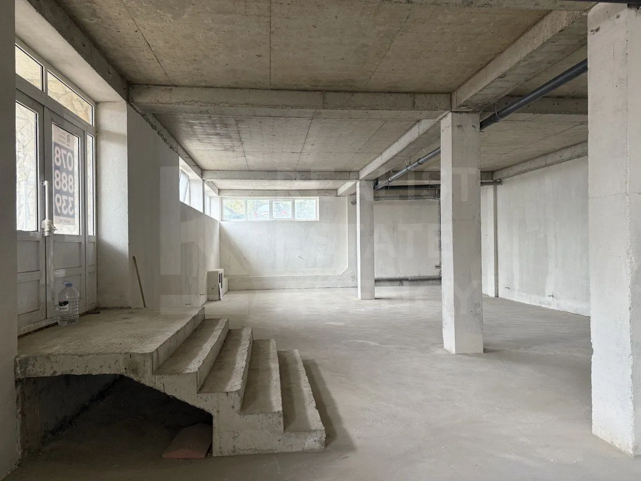 Spațiu comercial, 235 m² — Imagine 1