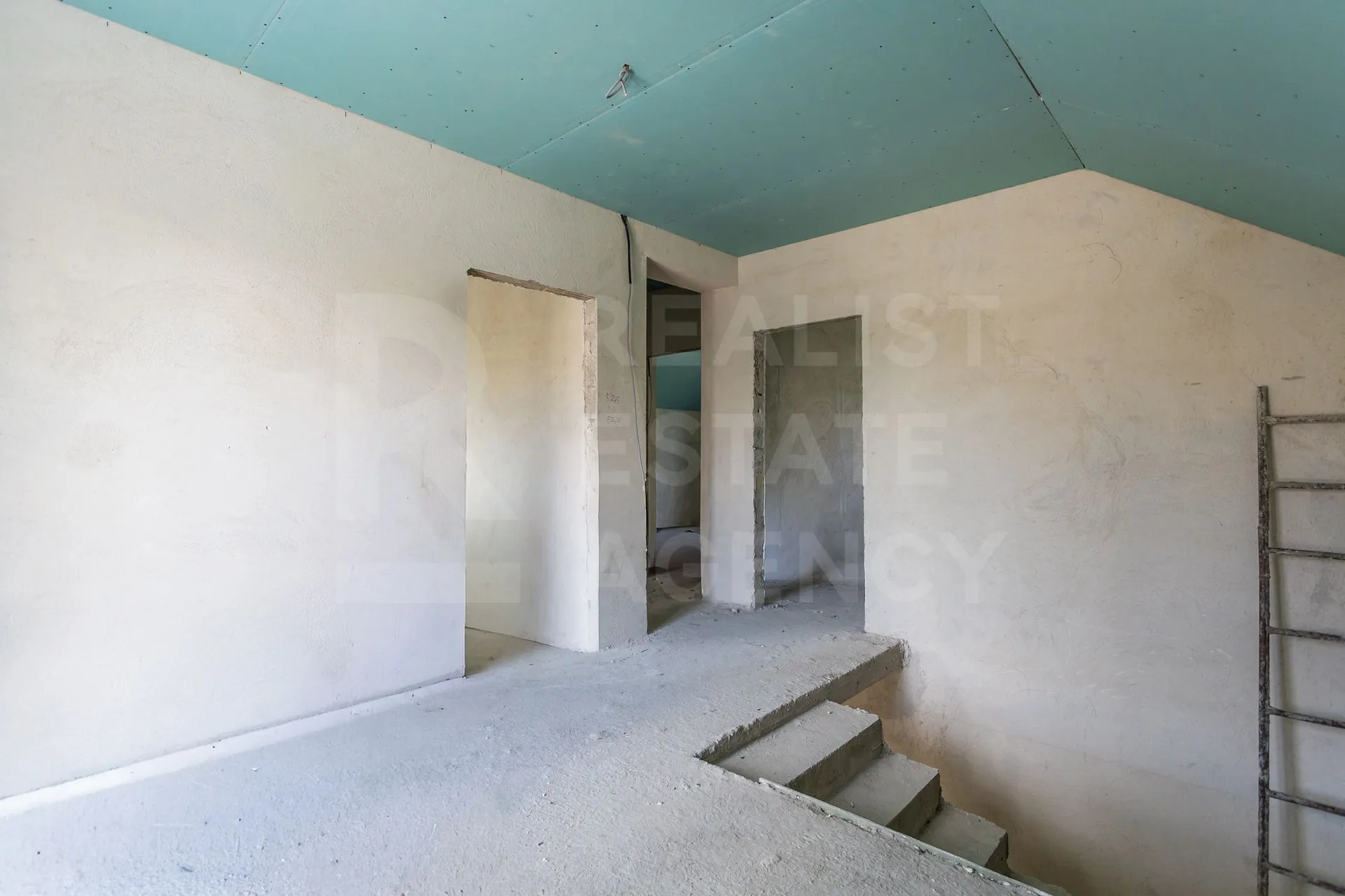 2-этажный дом, 3 комнаты, 145 м² — Изображение 2