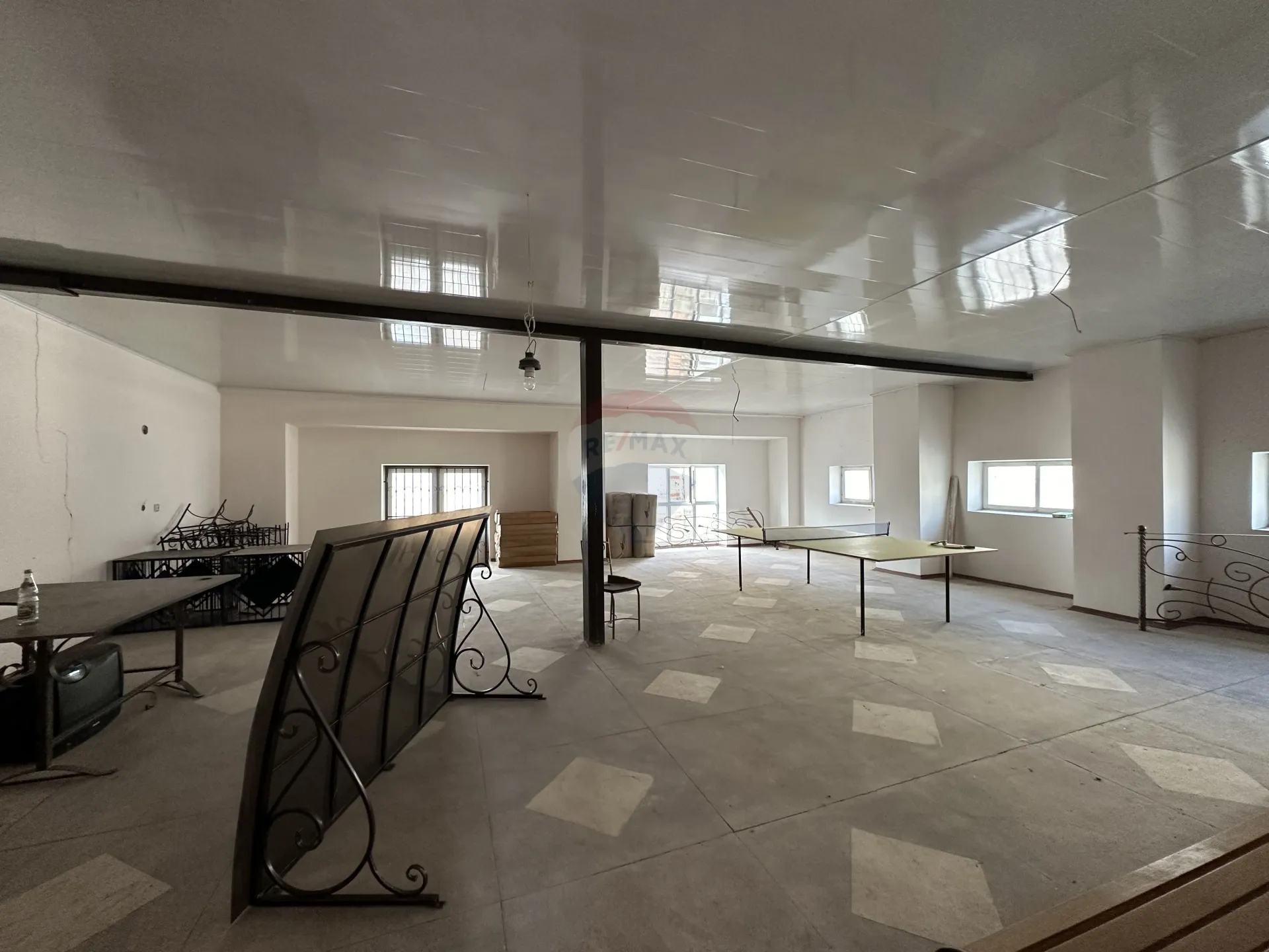 1-bedroom office, 500 m² — Image 1