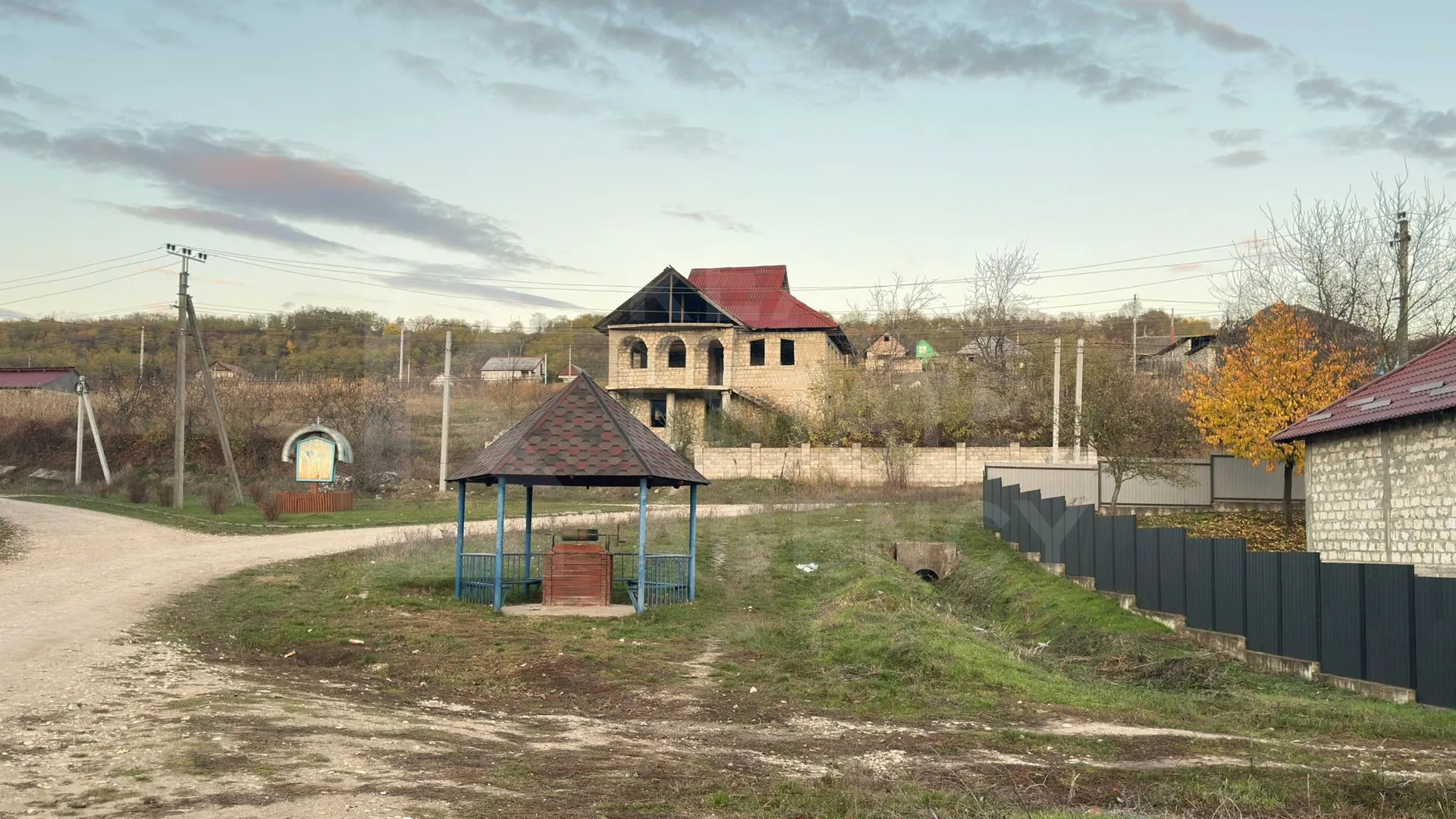 2-этажный дом, 5 комнат, 220 м² — Изображение 4
