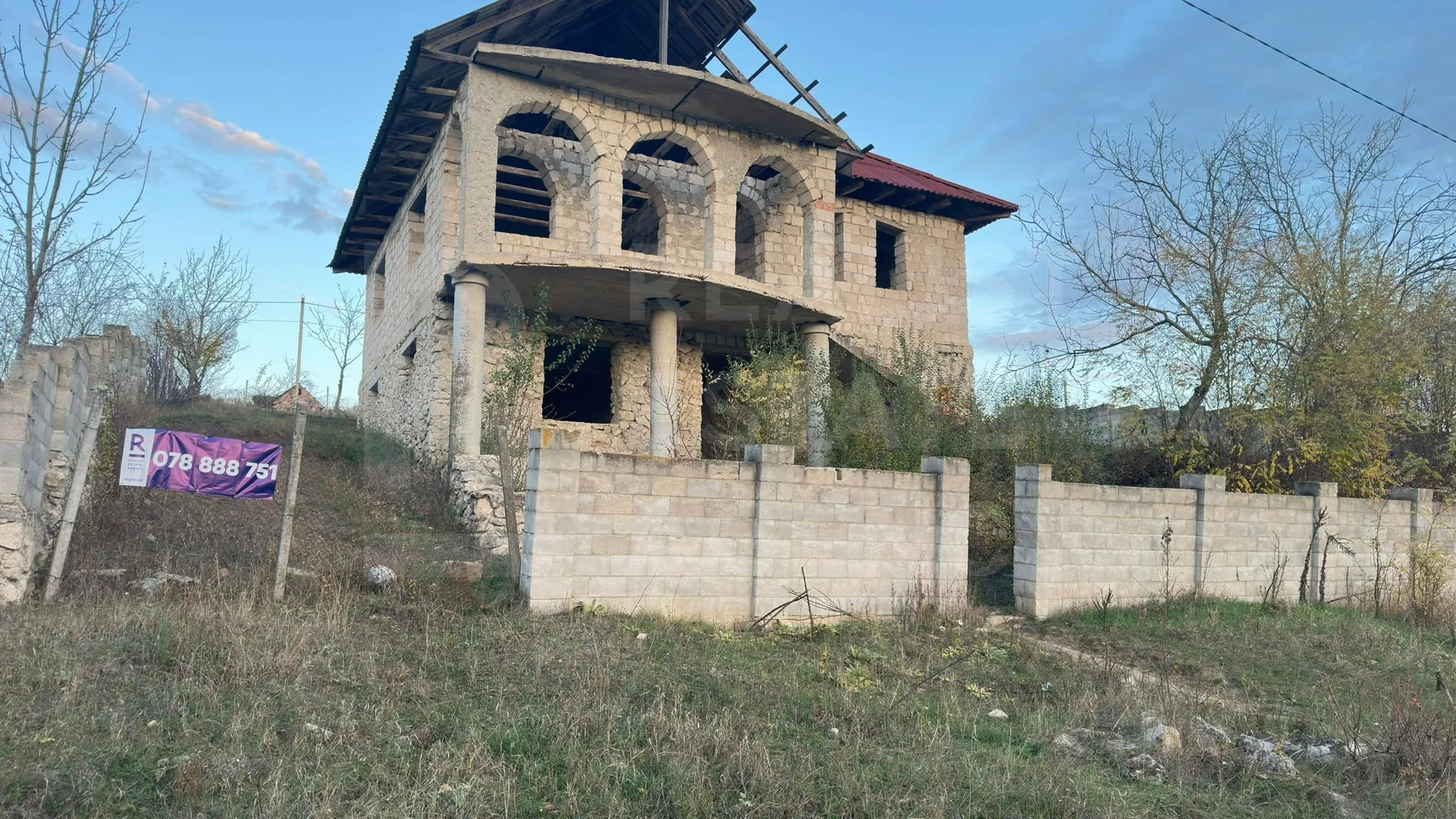 2-этажный дом, 5 комнат, 220 м² — Изображение 1