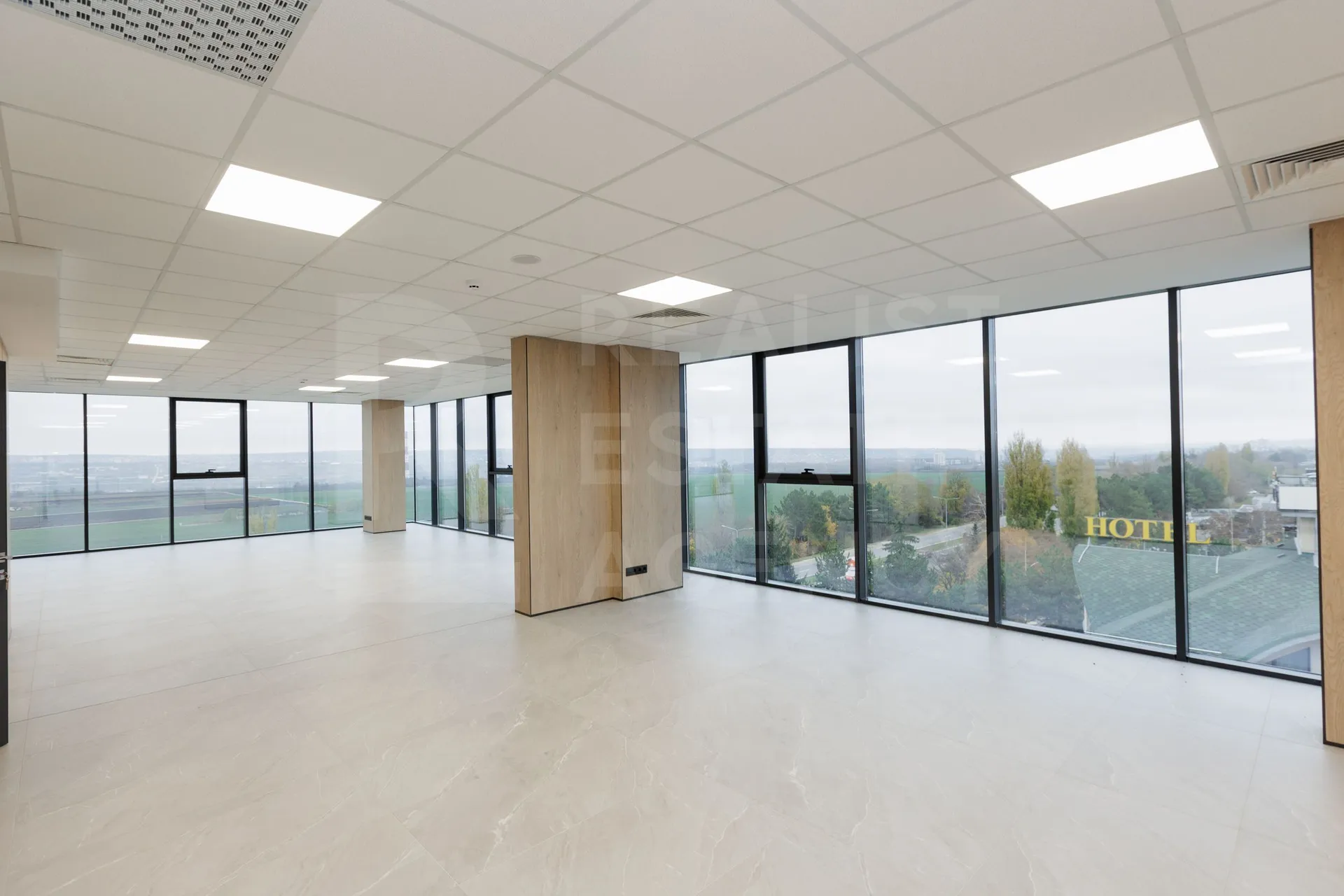 1-camere birou, 2 500 m² — Imagine 1