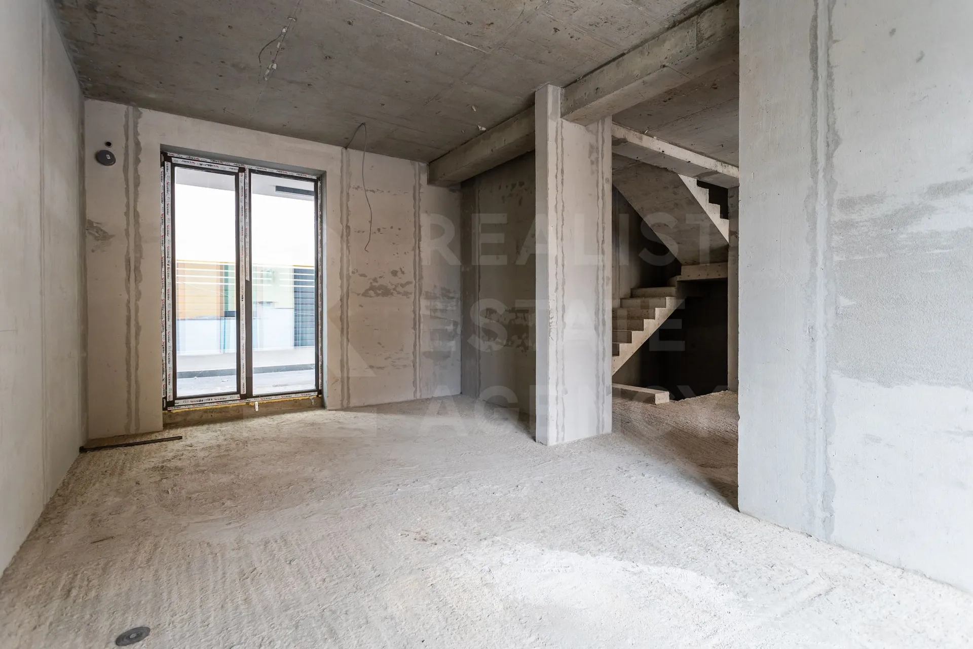 3-etaje casă, 3 camere, 180 m² — Imagine 2