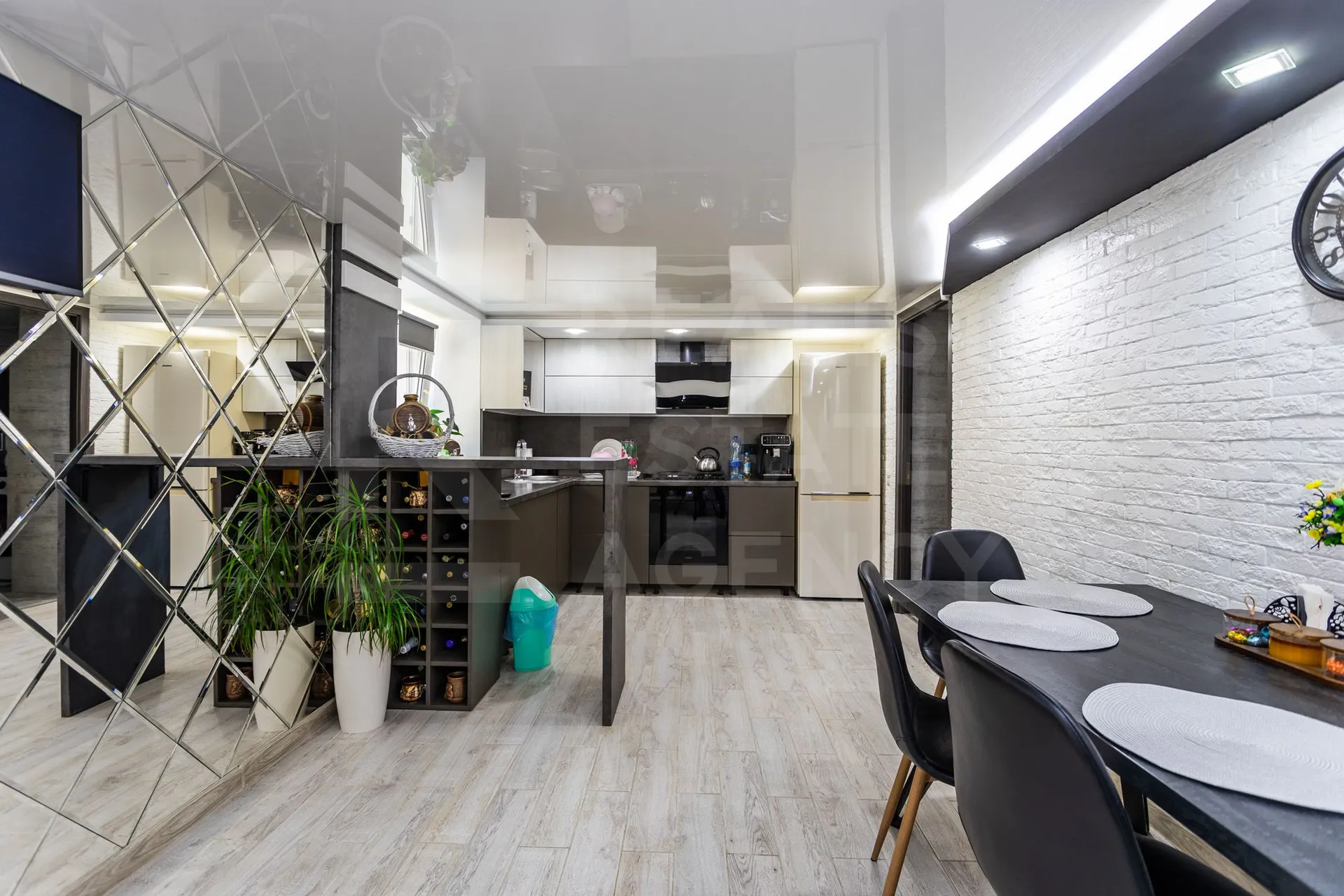 2-этажный дом, 3 комнаты, 140 м² — Изображение 2