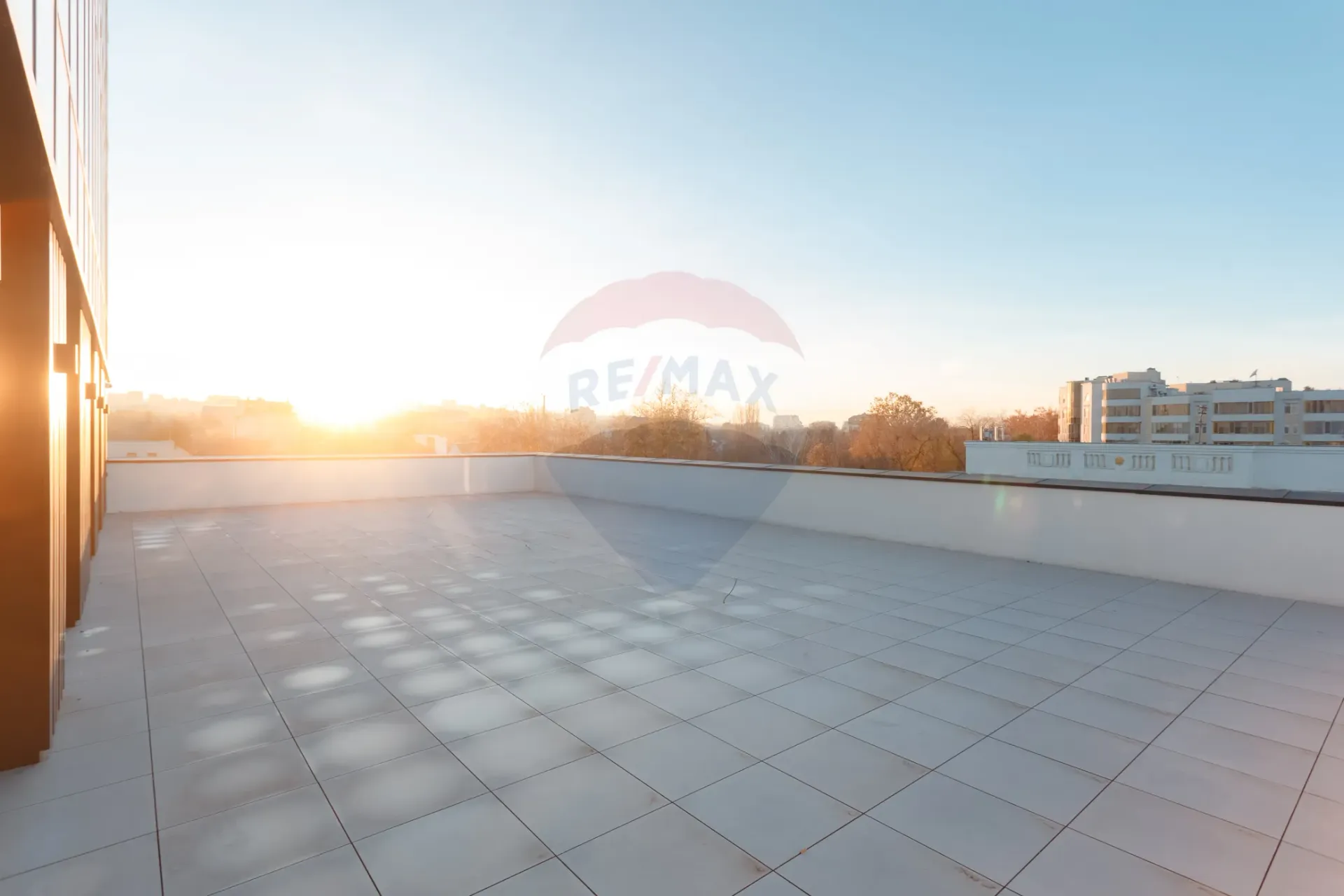 1-bedroom office, 100 m² — Image 2