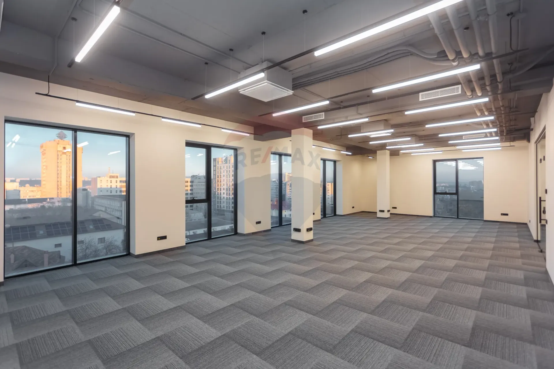 1-bedroom office, 100 m² — Image 1