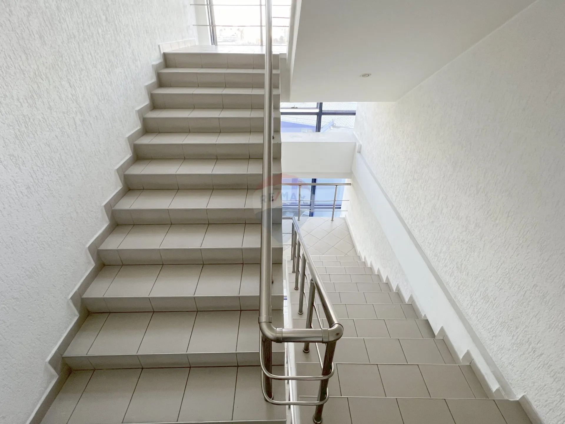 1-bedroom office, 50 m² — Image 2