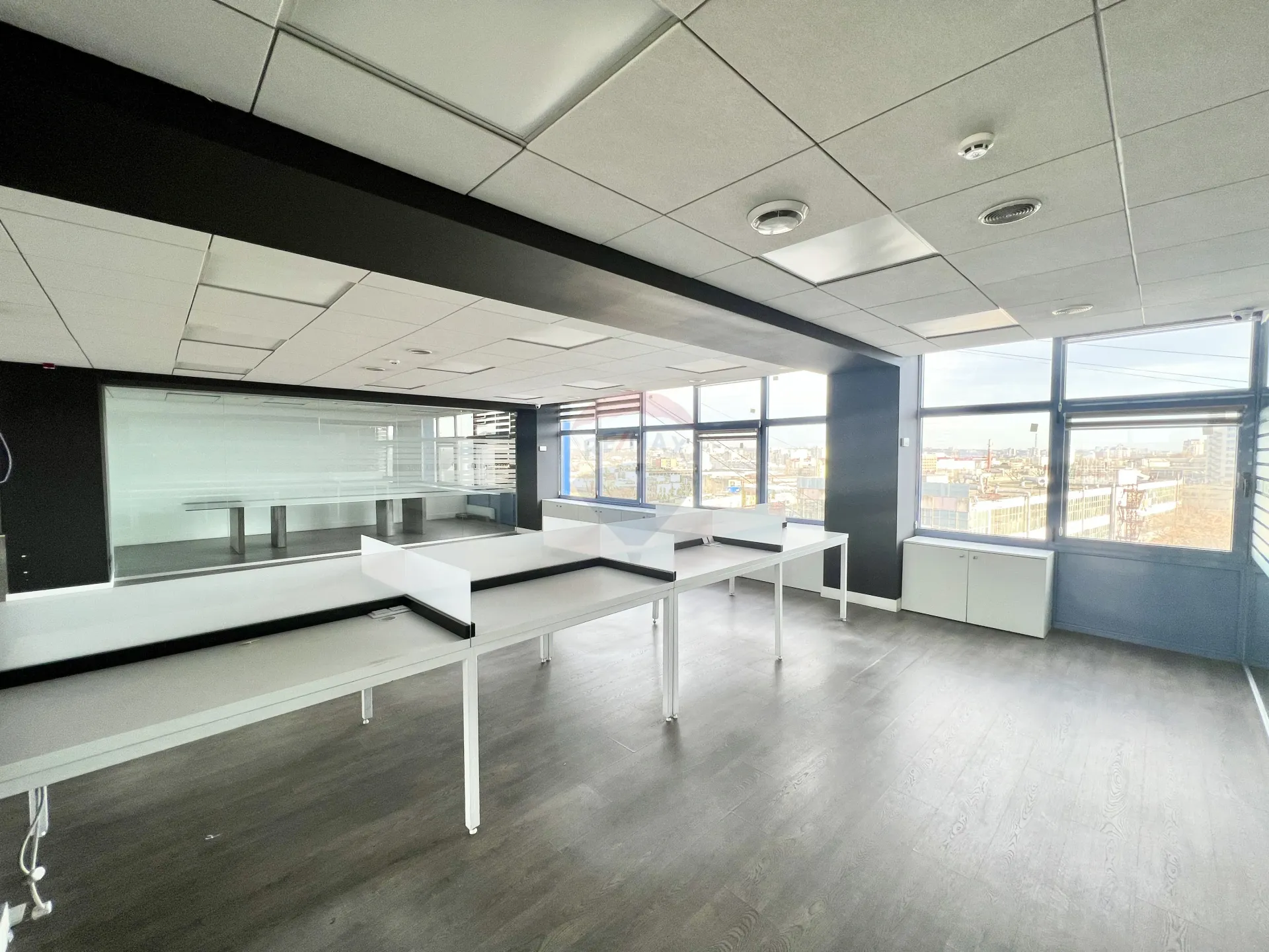 1-bedroom office, 50 m² — Image 1