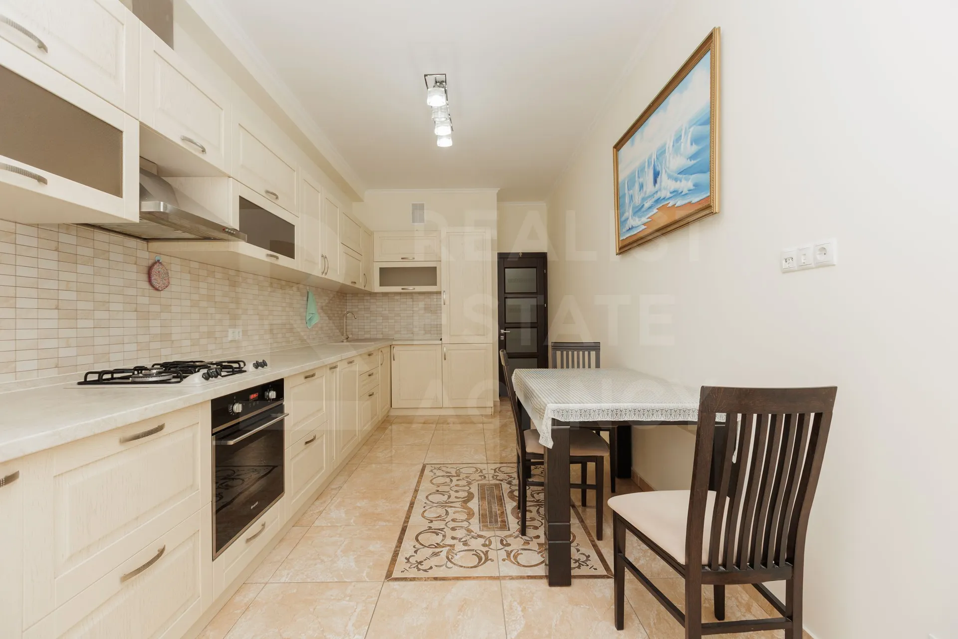 3-camere apartament, 93 m² — Imagine 2