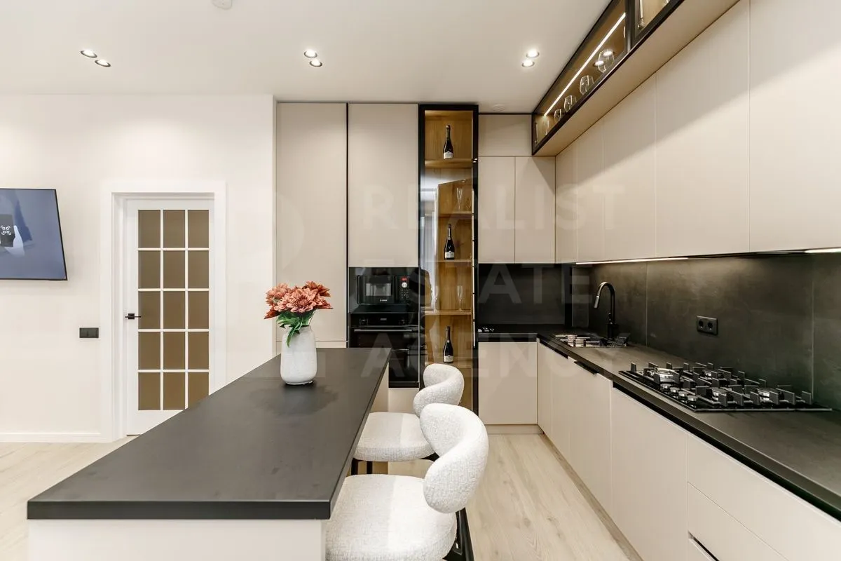 3-комнатная квартира, 106.6 м² — Изображение 2