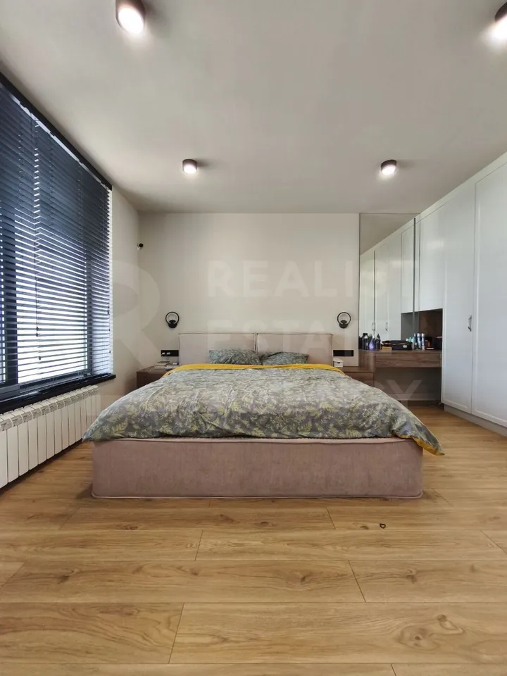 3-etaje casă, 5 camere, 300 m² — Imagine 4