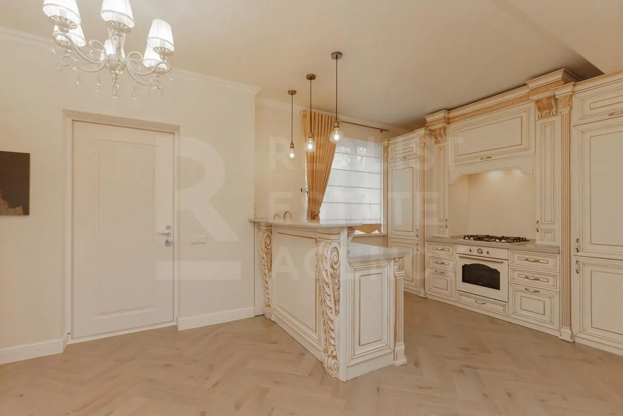 2-этажный дом, 3 комнаты, 160 м² — Изображение 2