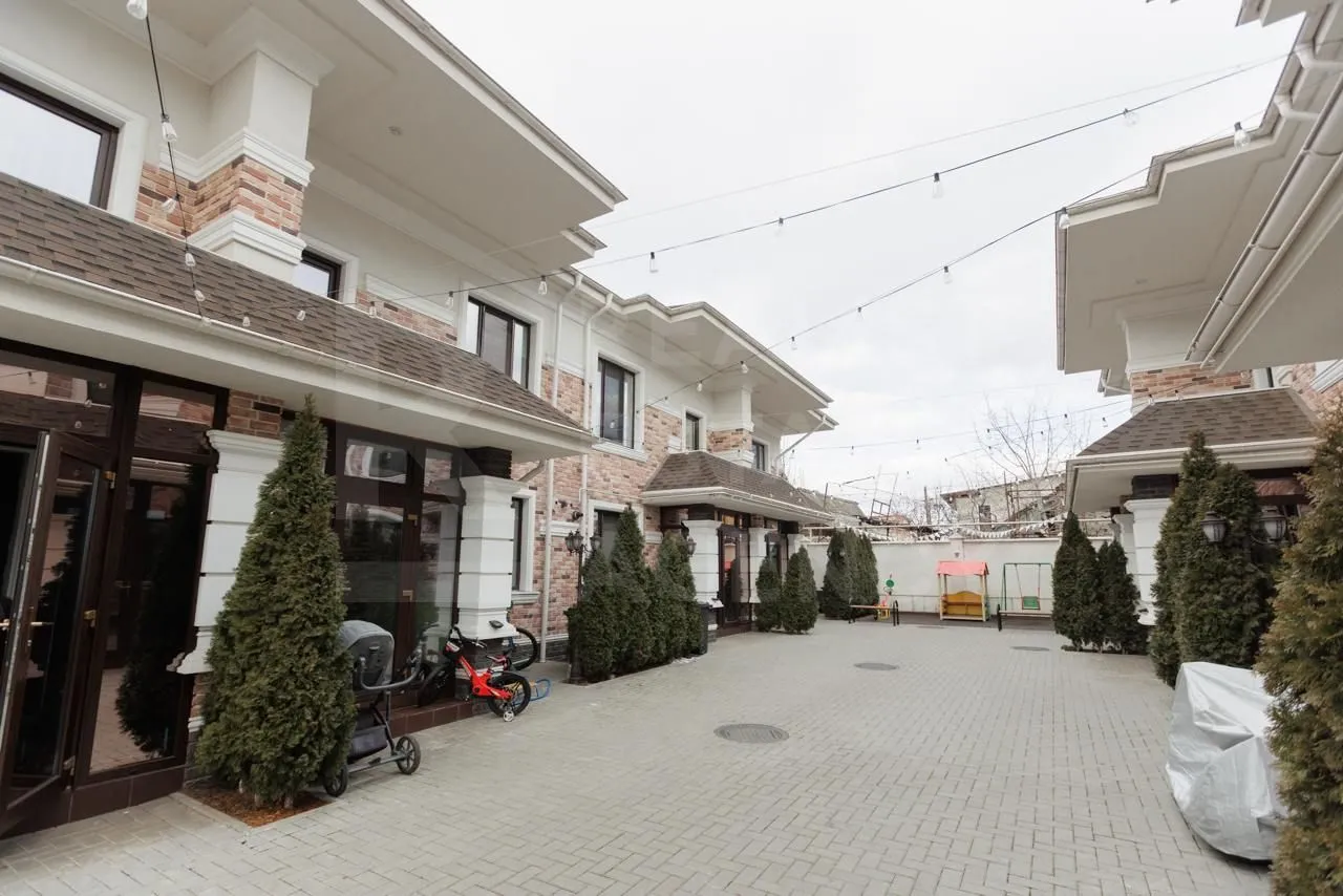 2-этажный дом, 3 комнаты, 160 м² — Изображение 1