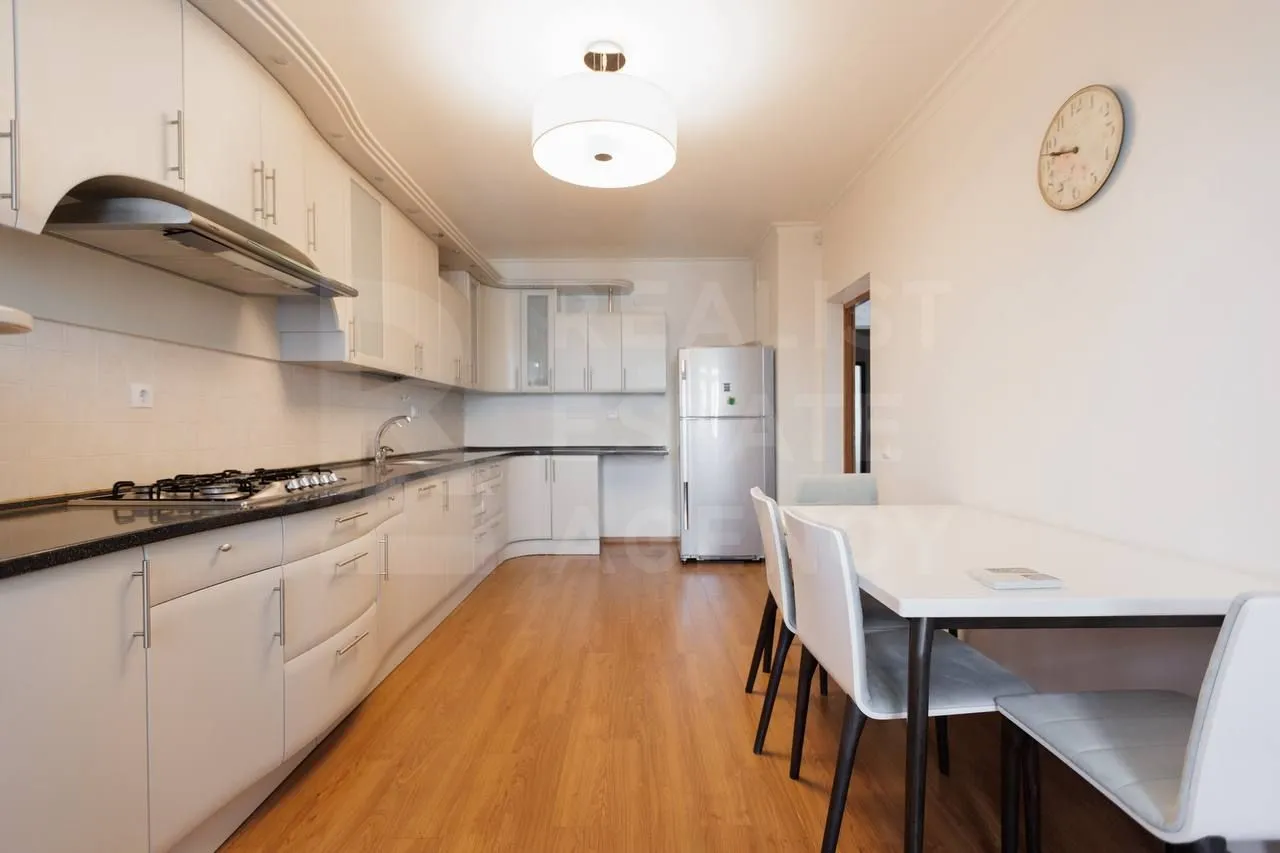 4-комнатная квартира, 147 м² — Изображение 2