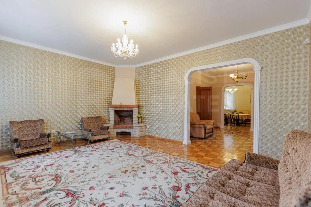 3-этажный дом, 5 комнат, 300 м² — Изображение 3