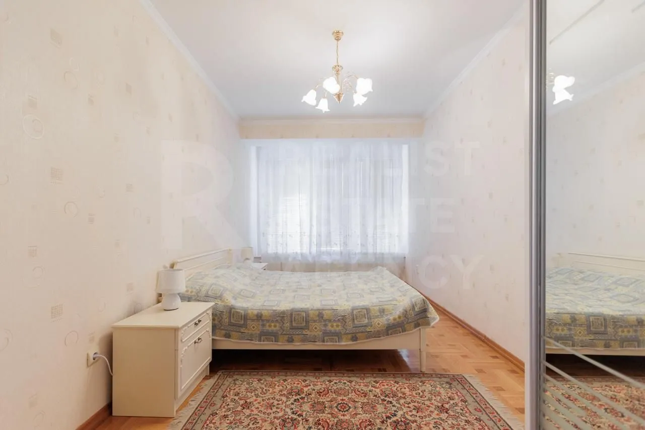 3-этажный дом, 5 комнат, 300 м² — Изображение 4