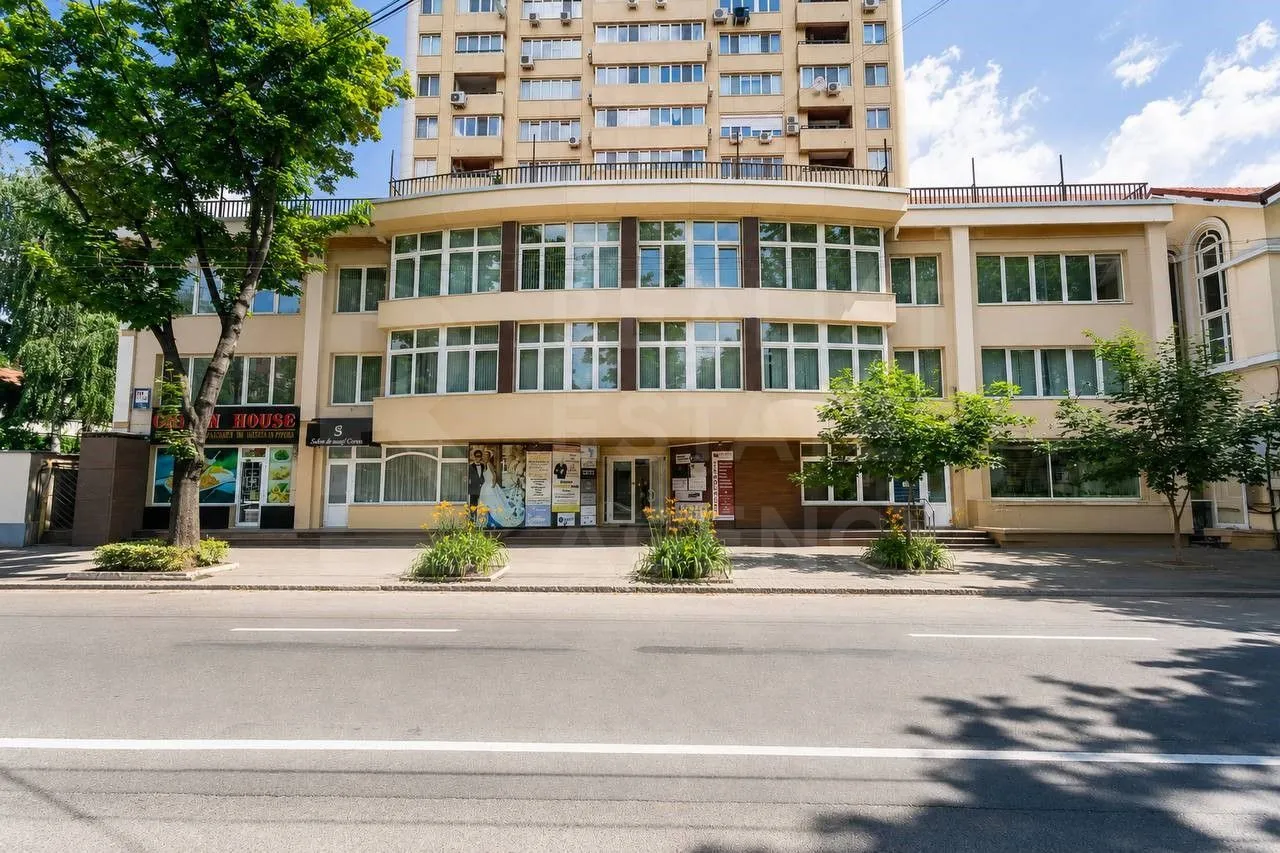 Trade space, 157 m² — Image 1