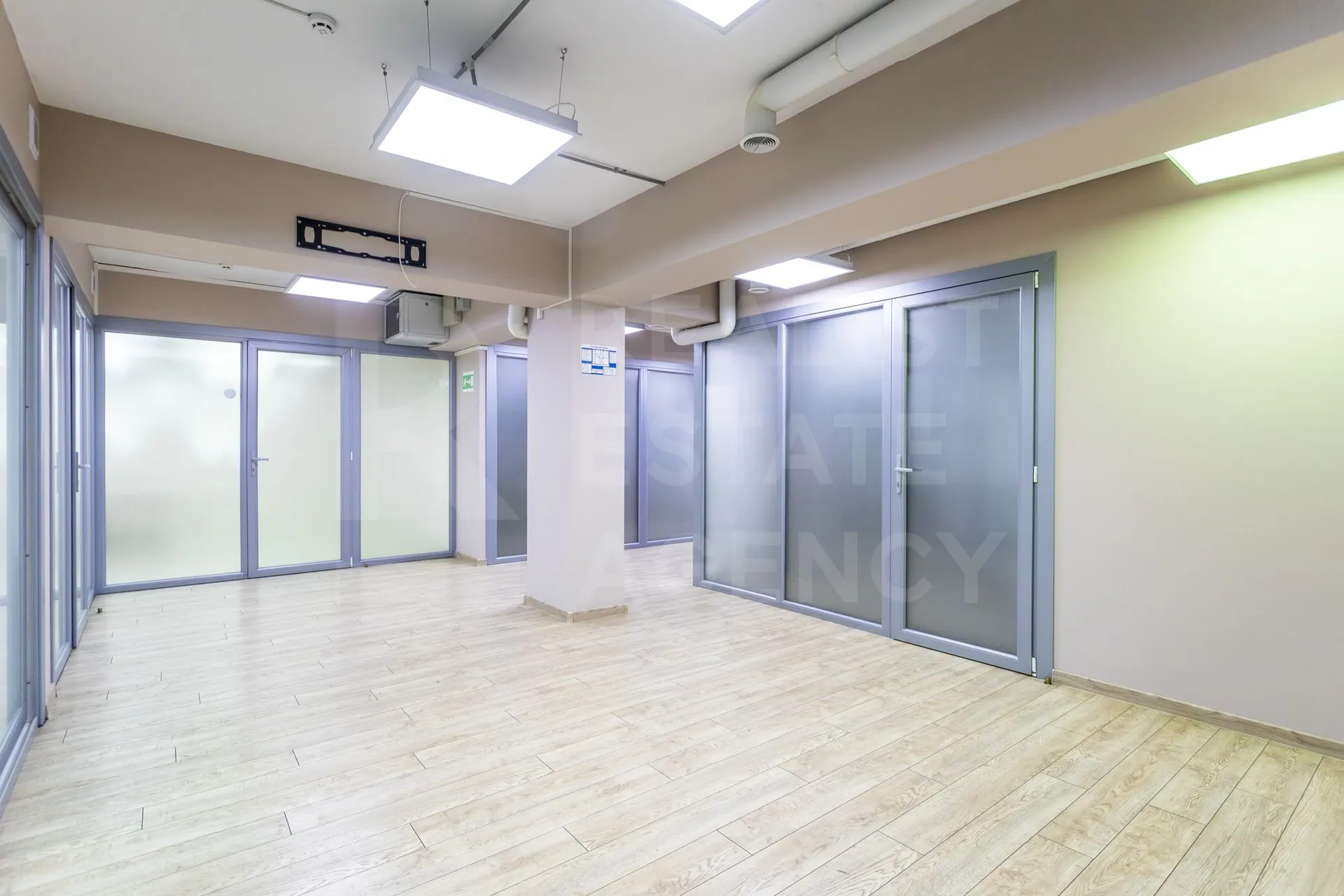 Торговое помещение, 157 м² — Изображение 1