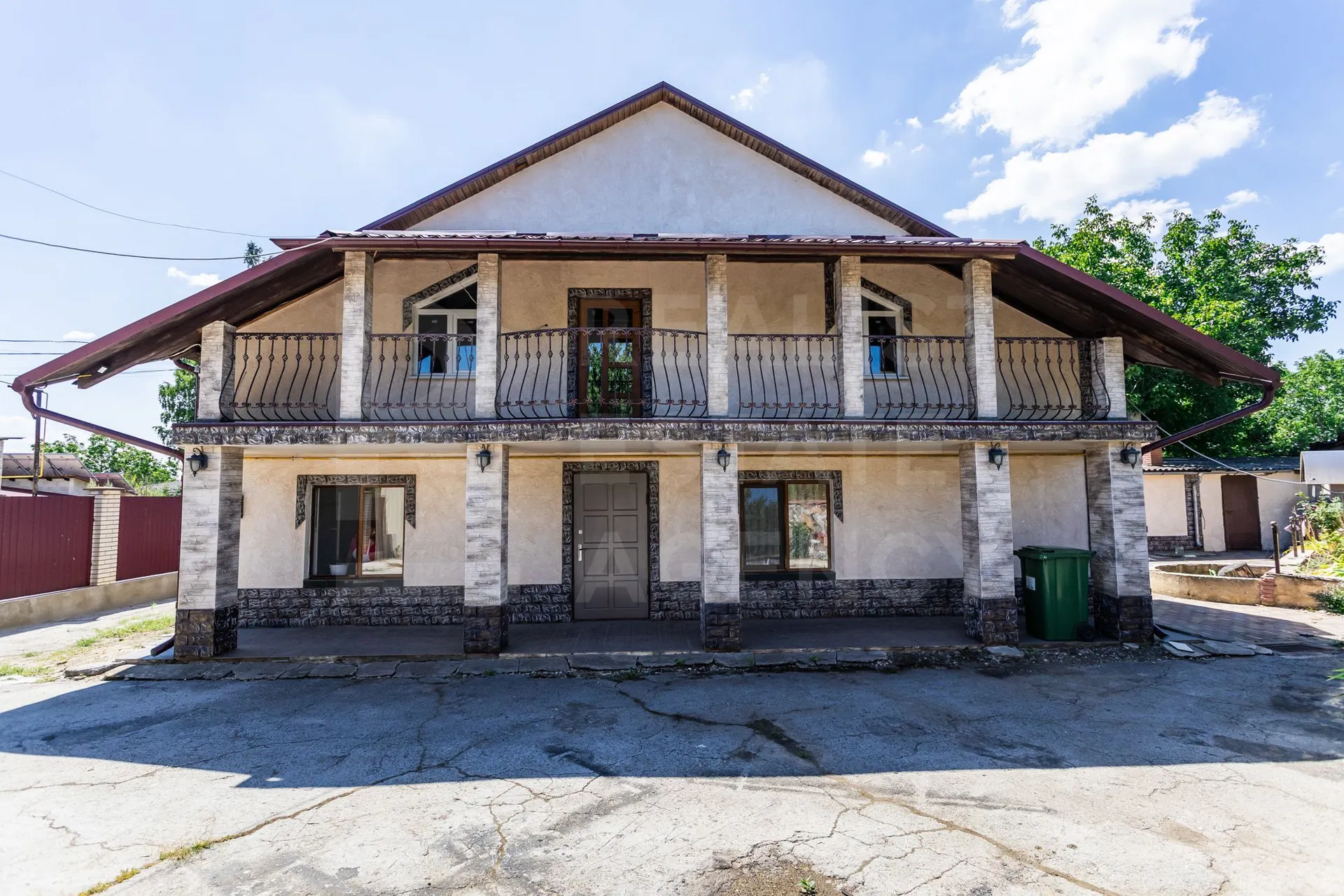 2-этажный дом, 3 комнаты, 120 м² — Изображение 1