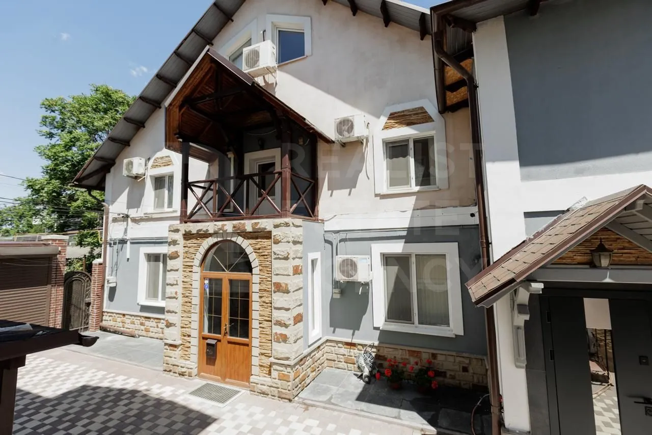 10-комнатный офис, 320 м² — Изображение 1